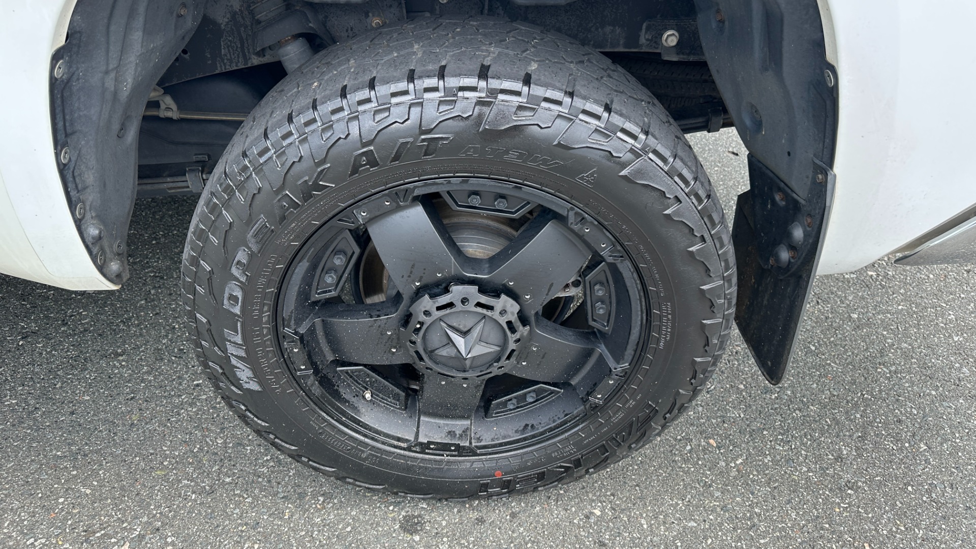 Used 2017 Toyota Tundra 4WD SR5 for sale $32,795 at Formula Imports in Charlotte NC 28227 34