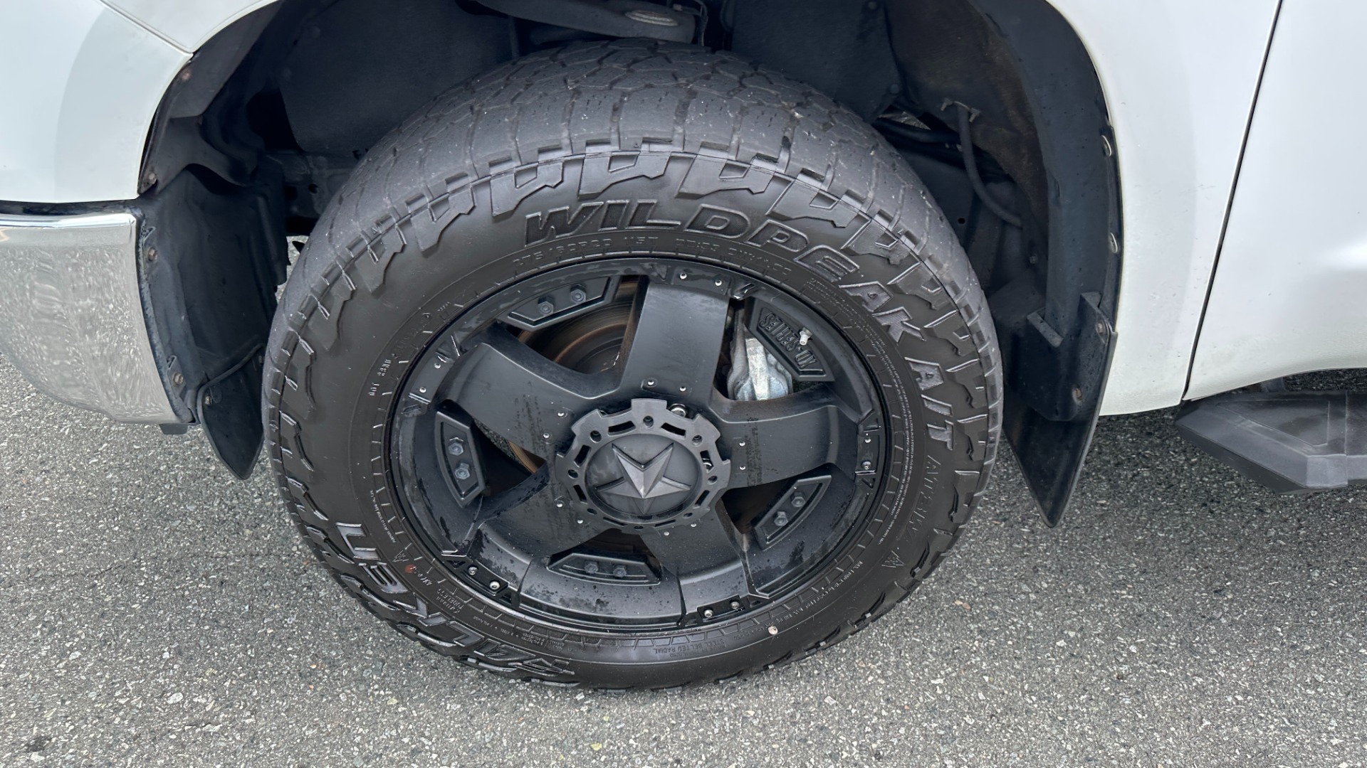 Used 2017 Toyota Tundra 4WD SR5 for sale $32,795 at Formula Imports in Charlotte NC 28227 35