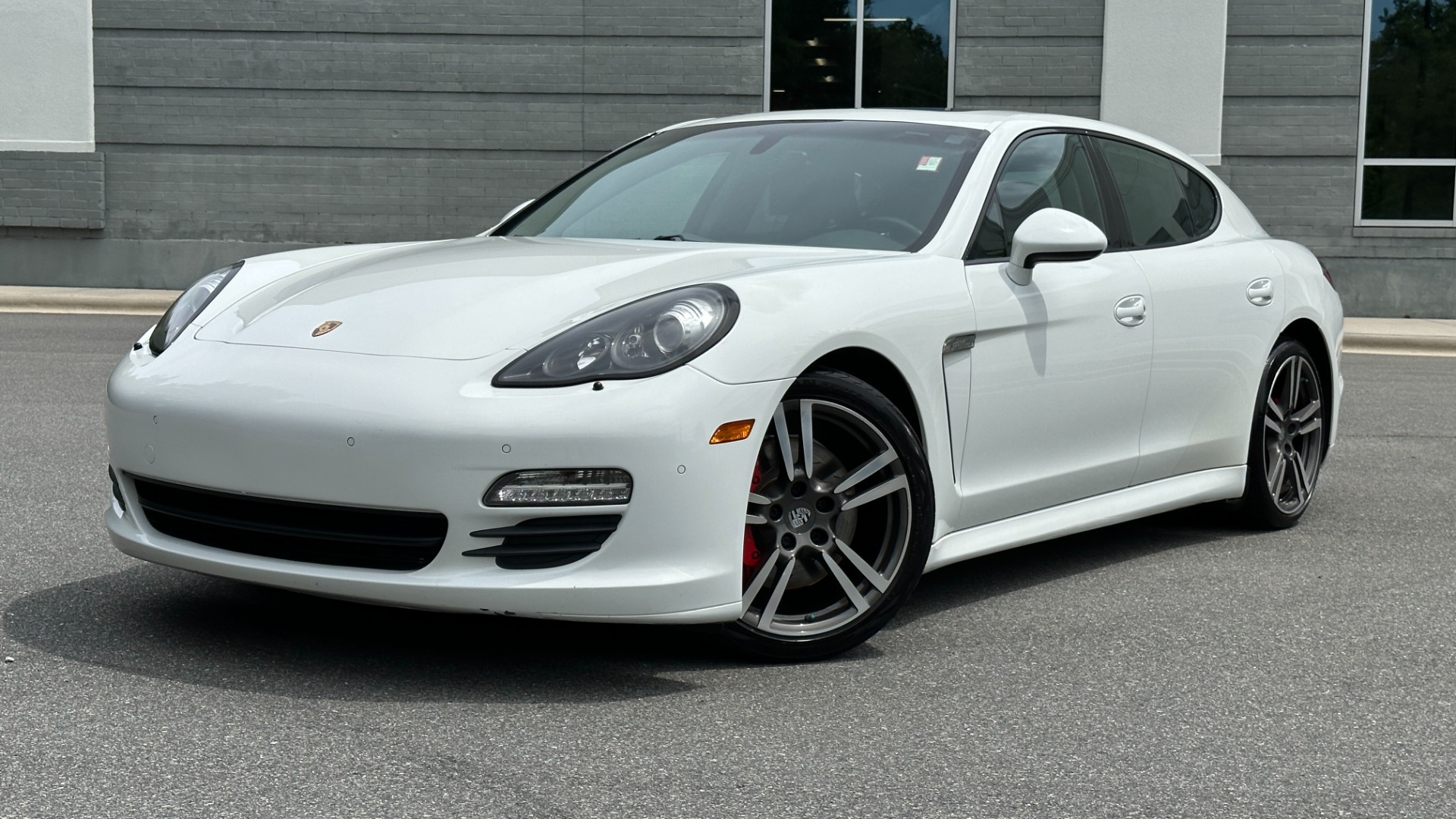 Used 2013 Porsche Panamera 4 / TURBO 2 WHEELS / PREMIUM / BOSE / GLOSS BLACK TRIM for sale $28,499 at Formula Imports in Charlotte NC 28227 1