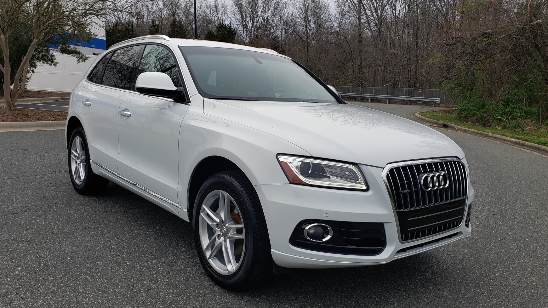 Used 2017 Audi Q5 PREMIUM PLUS / TECH / NAV / PANO-ROOF / B&O SND / REARVIEW for sale Sold at Formula Imports in Charlotte NC 28227 4