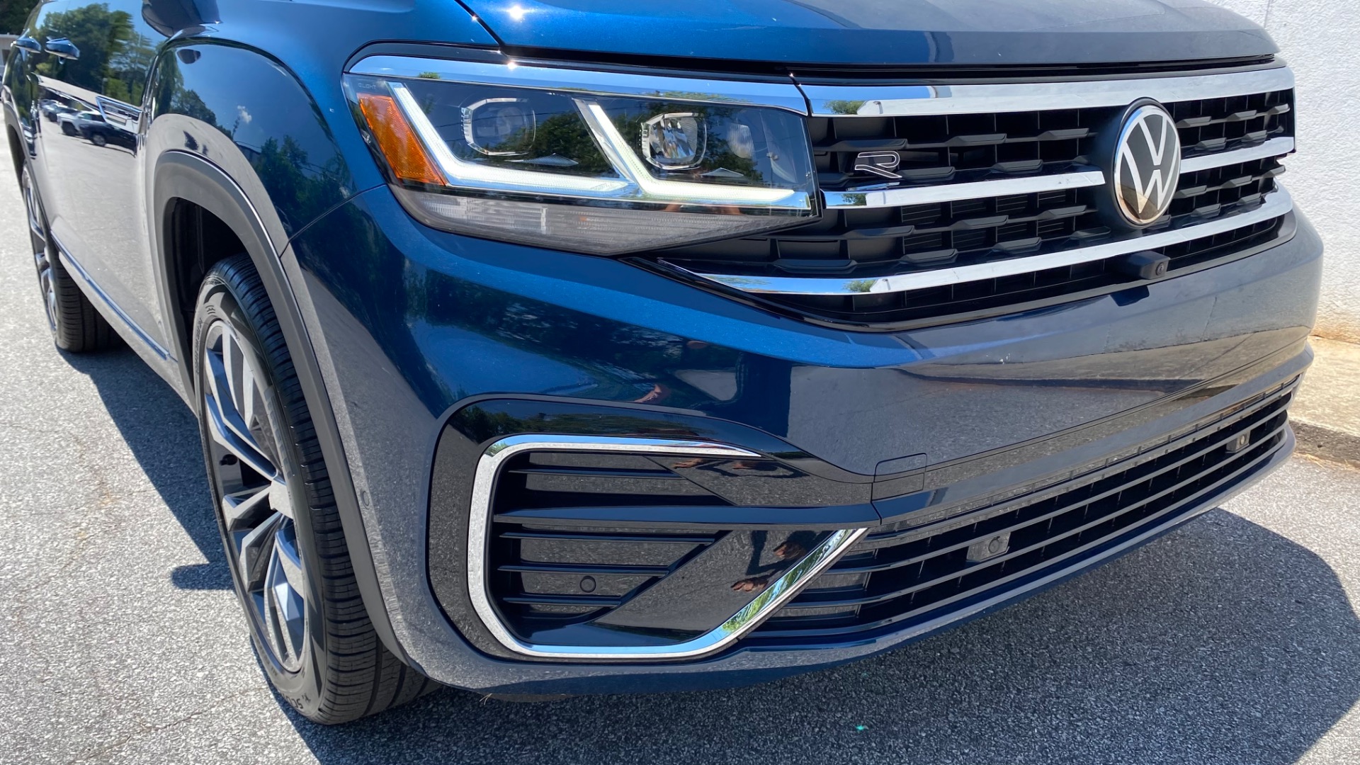 Used 2023 Volkswagen Atlas Cross Sport 3.6L V6 SEL Premium R-Line for sale $44,999 at Formula Imports in Charlotte NC 28227 13