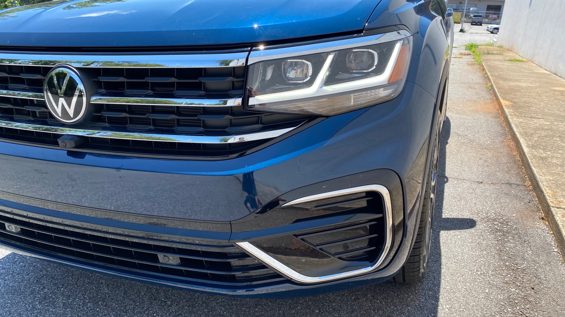 Used 2023 Volkswagen Atlas Cross Sport 3.6L V6 SEL Premium R-Line for sale $44,999 at Formula Imports in Charlotte NC 28227 14