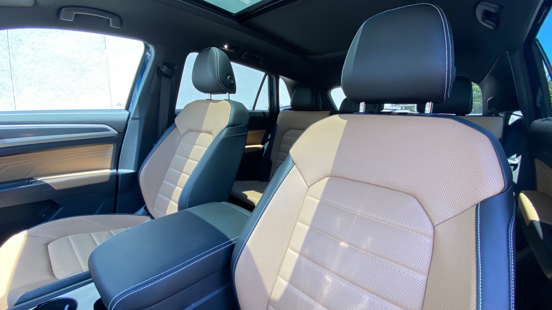 Used 2023 Volkswagen Atlas Cross Sport 3.6L V6 SEL Premium R-Line for sale $44,999 at Formula Imports in Charlotte NC 28227 18