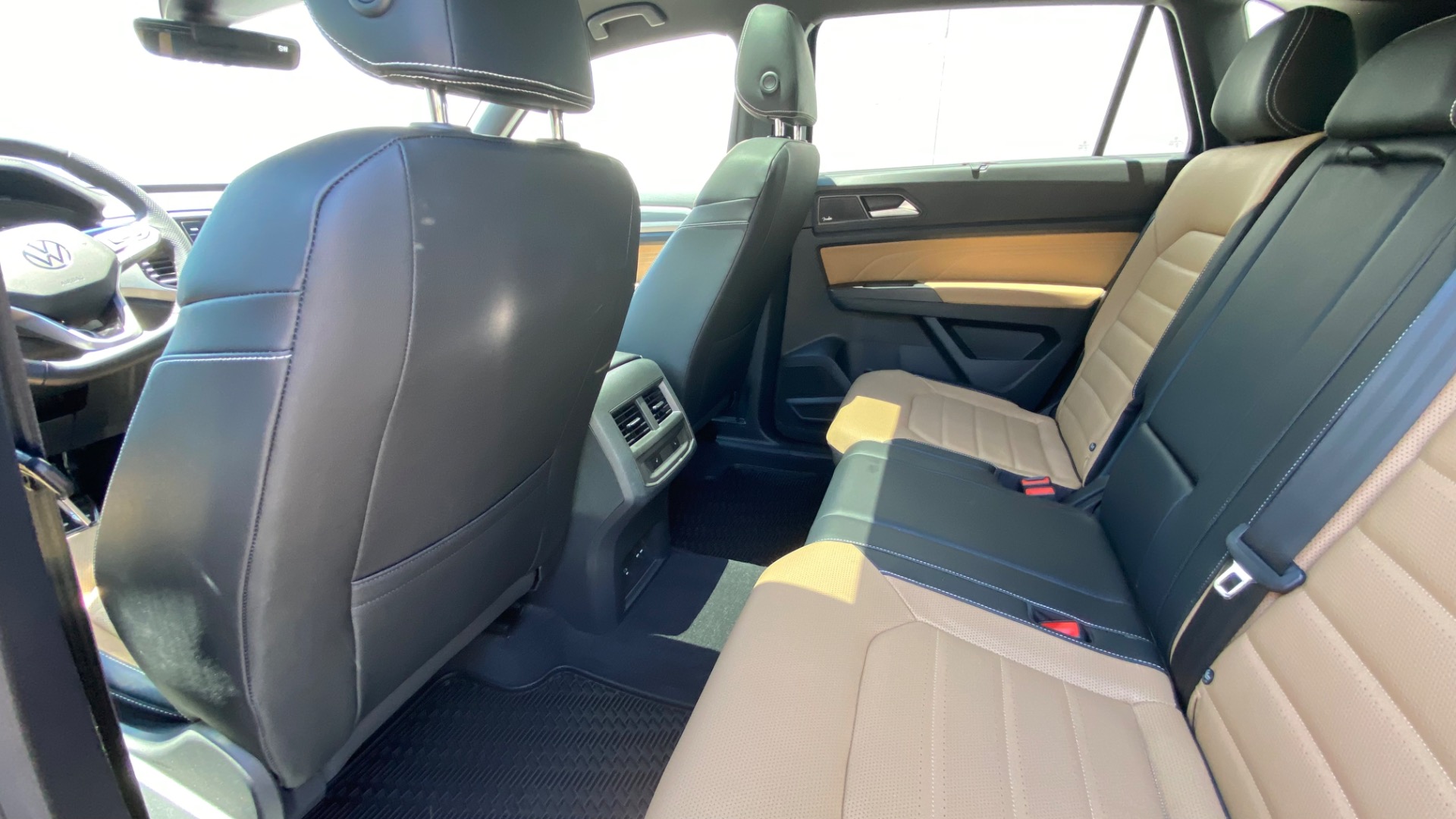 Used 2023 Volkswagen Atlas Cross Sport 3.6L V6 SEL Premium R-Line for sale $44,999 at Formula Imports in Charlotte NC 28227 26
