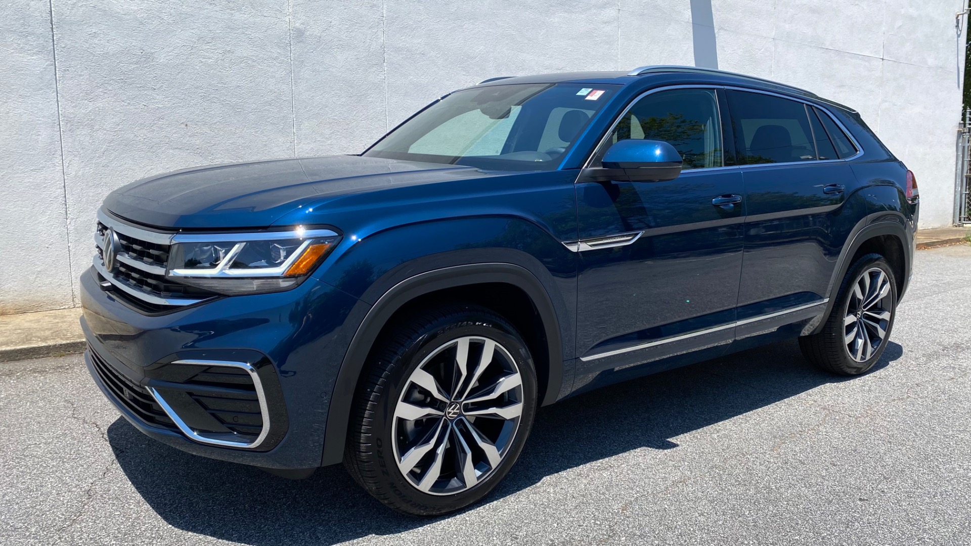 Used 2023 Volkswagen Atlas Cross Sport 3.6L V6 SEL Premium R-Line for sale $44,999 at Formula Imports in Charlotte NC 28227 3