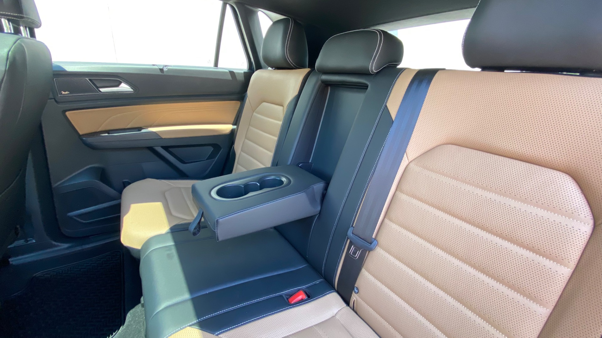 Used 2023 Volkswagen Atlas Cross Sport 3.6L V6 SEL Premium R-Line for sale $44,999 at Formula Imports in Charlotte NC 28227 31