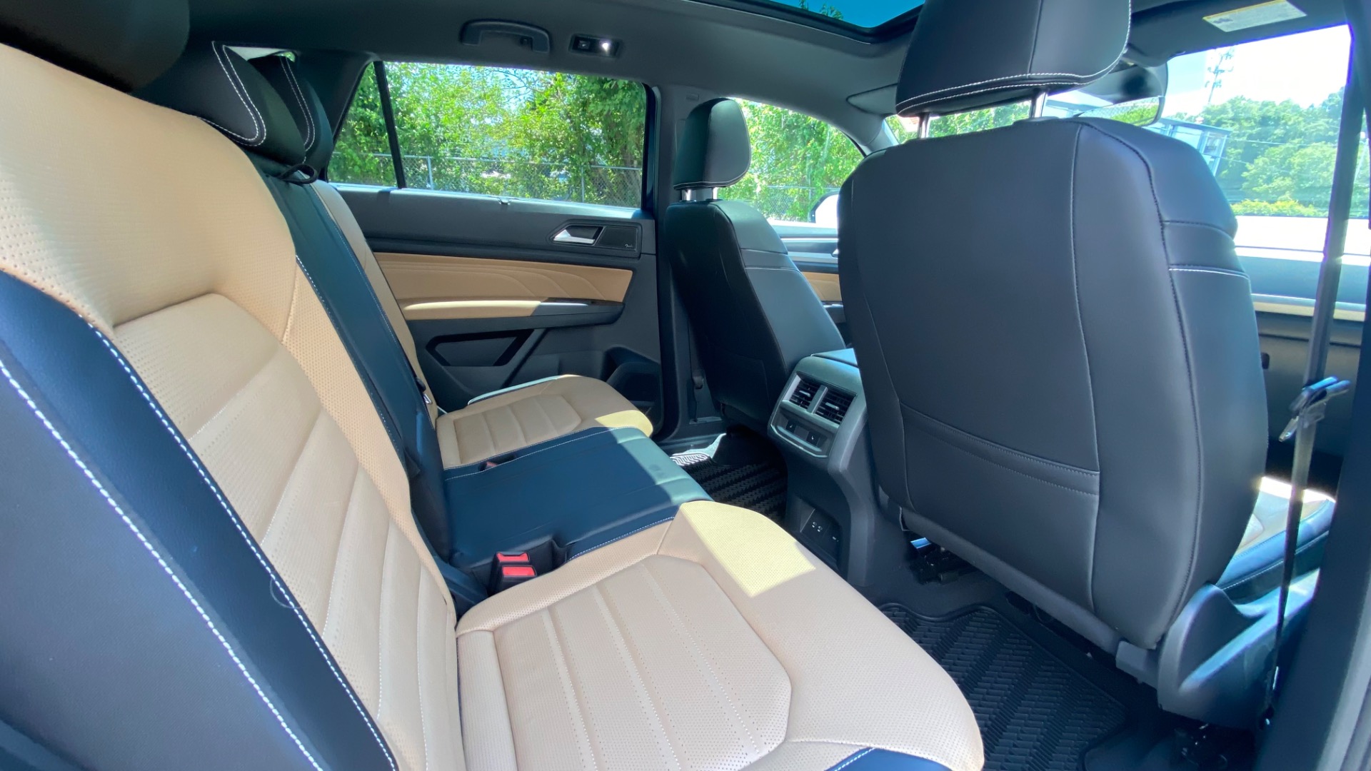 Used 2023 Volkswagen Atlas Cross Sport 3.6L V6 SEL Premium R-Line for sale $44,999 at Formula Imports in Charlotte NC 28227 35