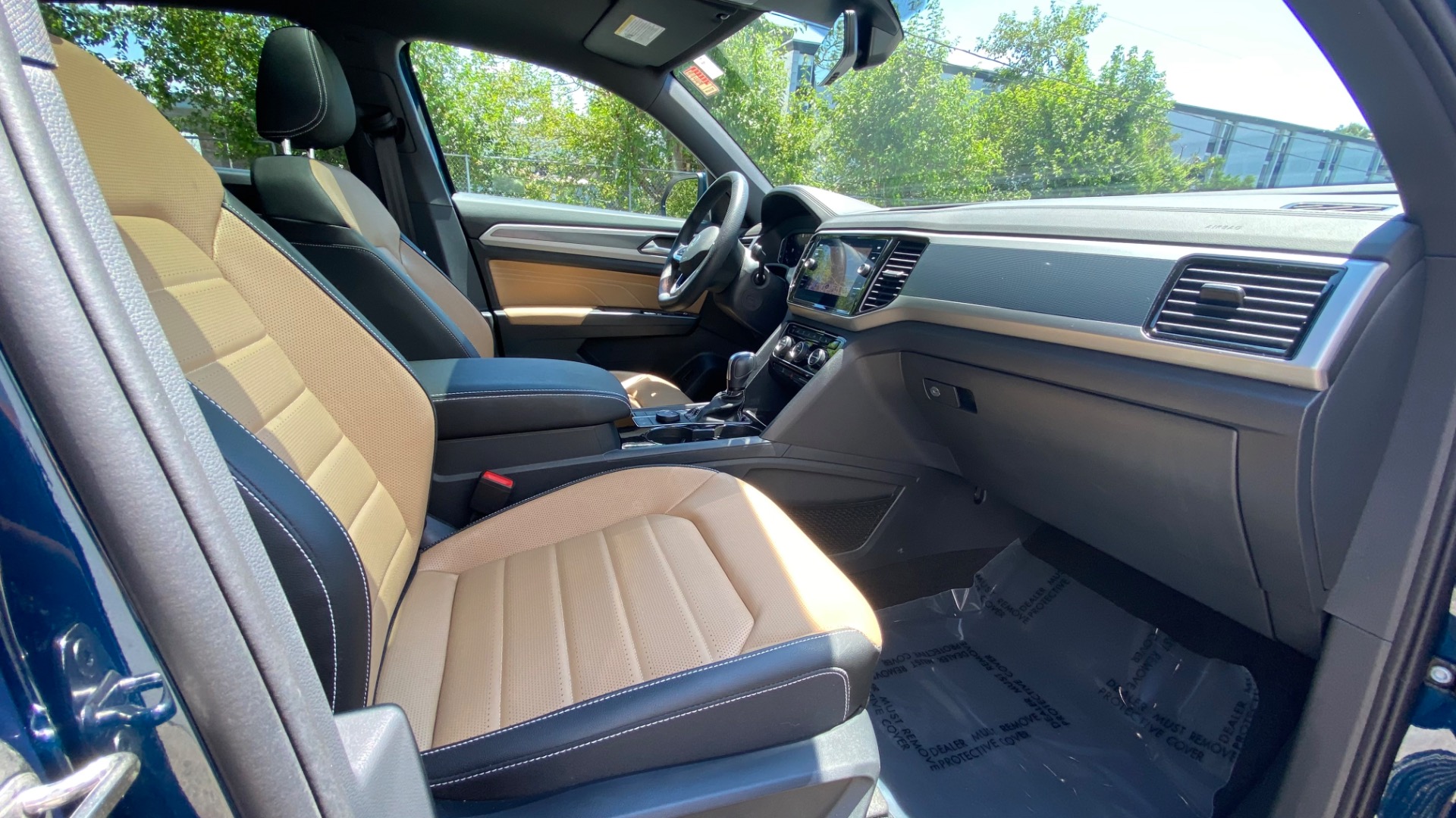 Used 2023 Volkswagen Atlas Cross Sport 3.6L V6 SEL Premium R-Line for sale $44,999 at Formula Imports in Charlotte NC 28227 40