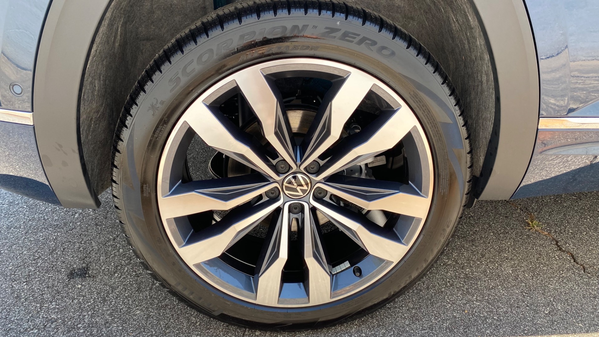 Used 2023 Volkswagen Atlas Cross Sport 3.6L V6 SEL Premium R-Line for sale $44,999 at Formula Imports in Charlotte NC 28227 49