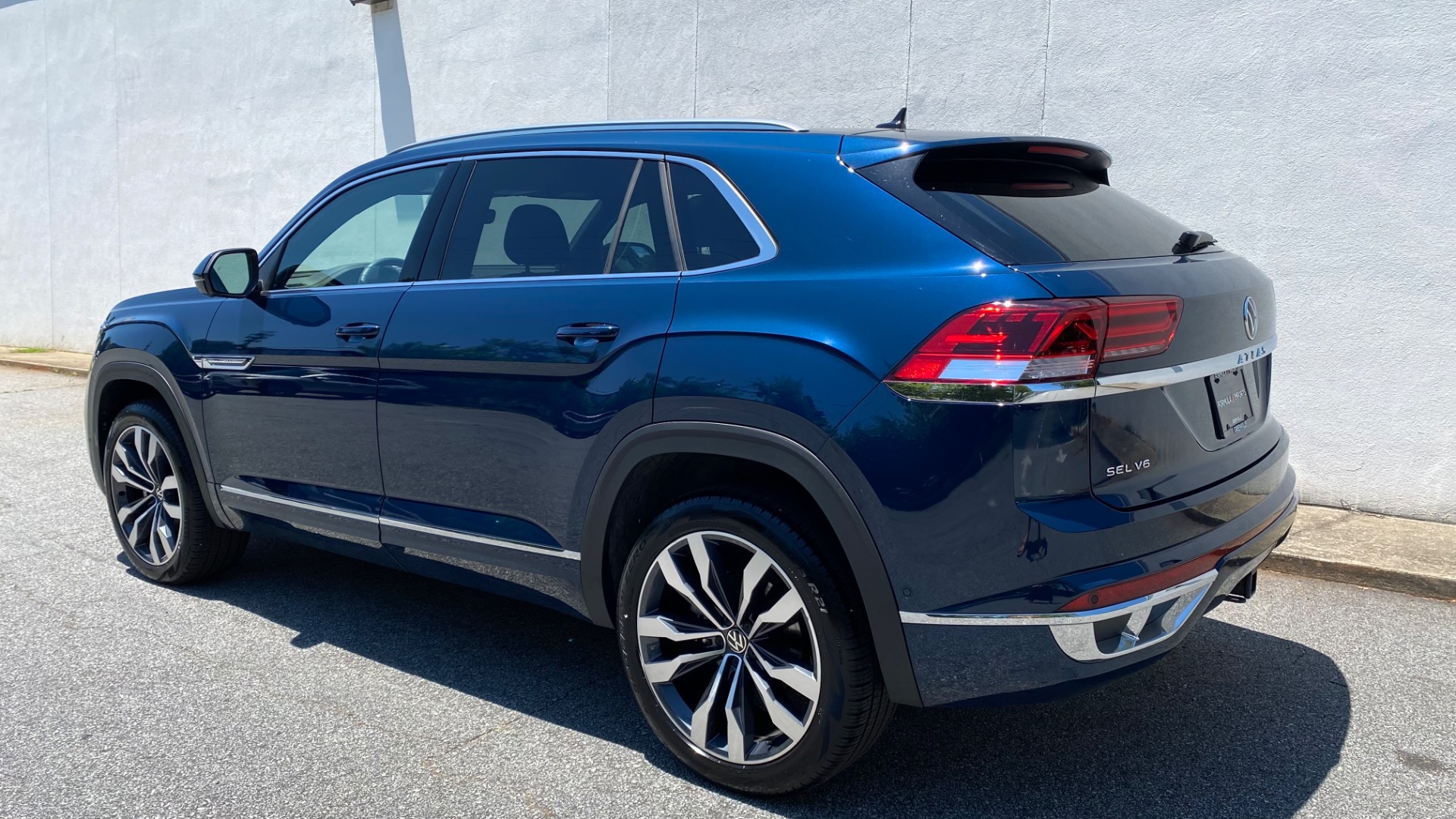 Used 2023 Volkswagen Atlas Cross Sport 3.6L V6 SEL Premium R-Line for sale $44,999 at Formula Imports in Charlotte NC 28227 5