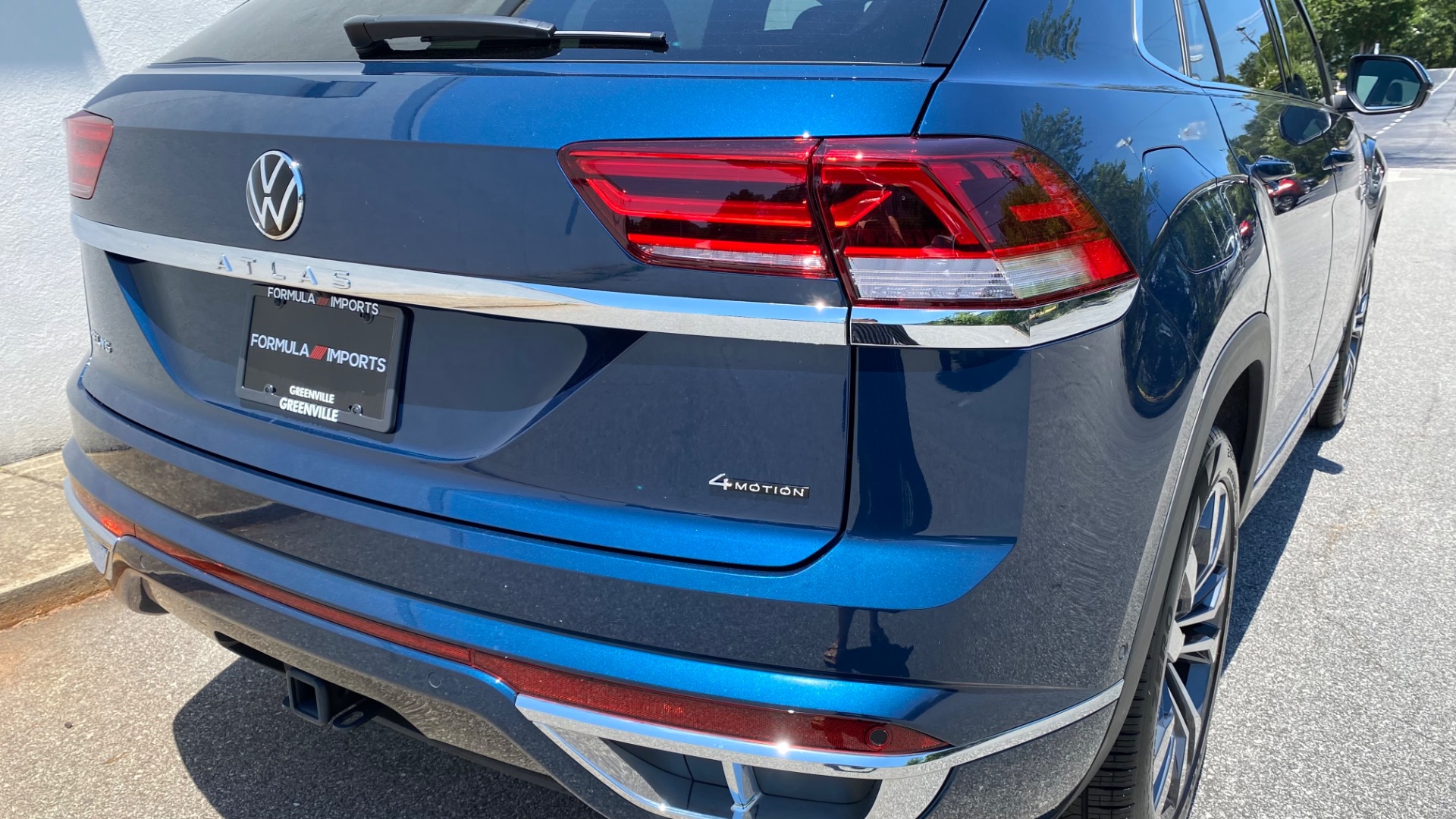 Used 2023 Volkswagen Atlas Cross Sport 3.6L V6 SEL Premium R-Line for sale $44,999 at Formula Imports in Charlotte NC 28227 8