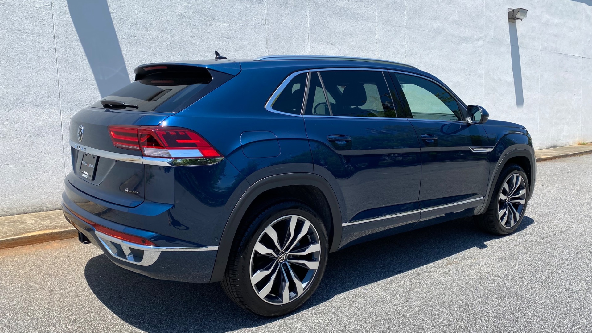 Used 2023 Volkswagen Atlas Cross Sport 3.6L V6 SEL Premium R-Line for sale $44,999 at Formula Imports in Charlotte NC 28227 9