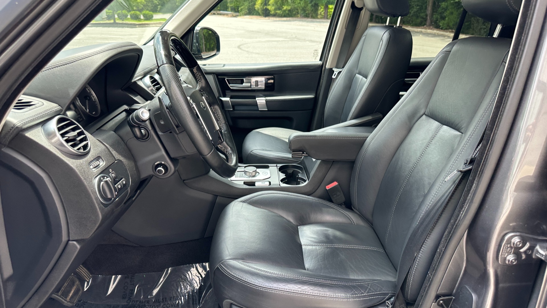 Used 2015 Land Rover LR4 LUX / VISION ASSIST / 20IN WHEELS / GLOSS BLACK TRIM / 3 ROW SEATING for sale $22,500 at Formula Imports in Charlotte NC 28227 12