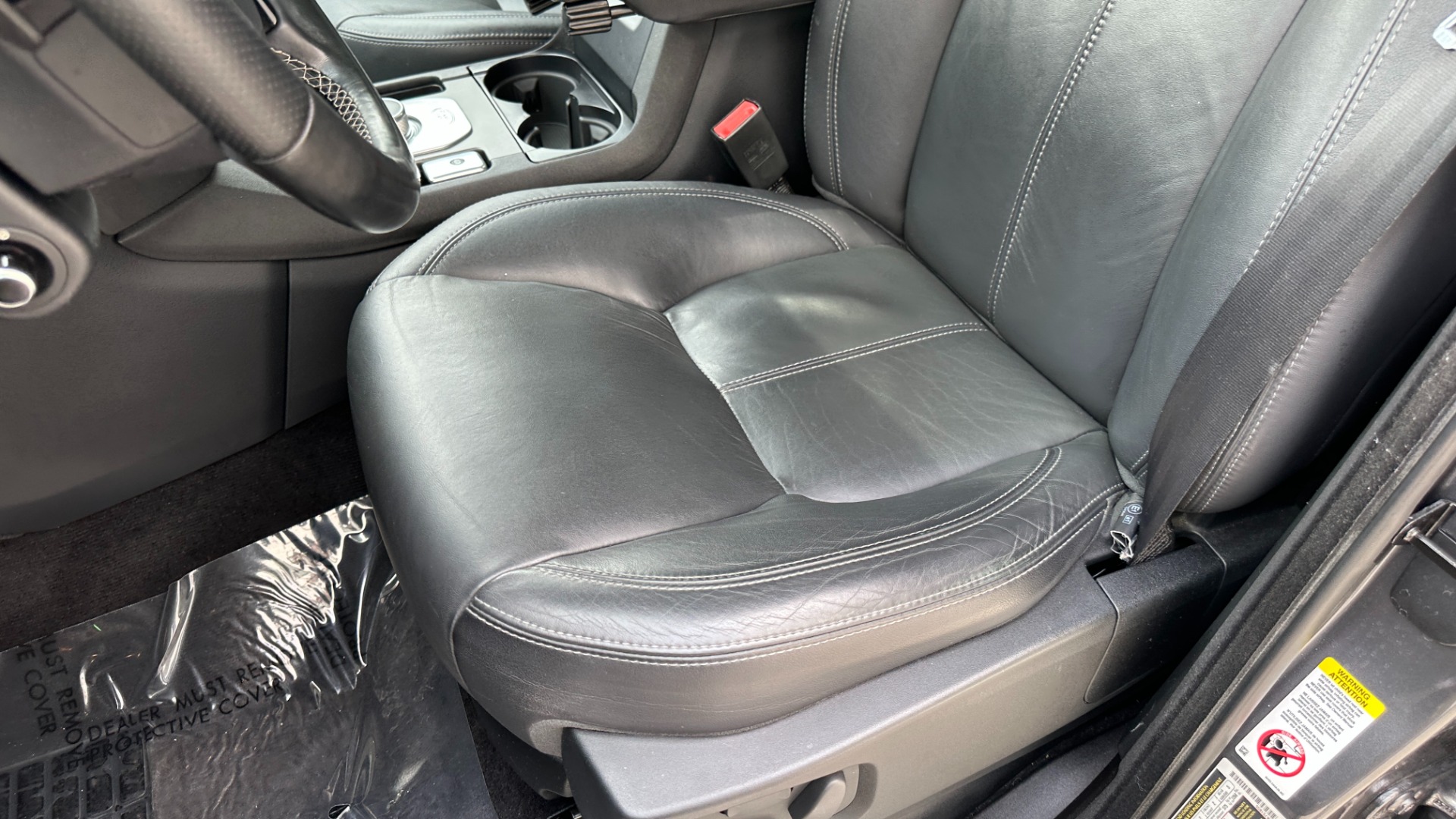 Used 2015 Land Rover LR4 LUX / VISION ASSIST / 20IN WHEELS / GLOSS BLACK TRIM / 3 ROW SEATING for sale $22,500 at Formula Imports in Charlotte NC 28227 14