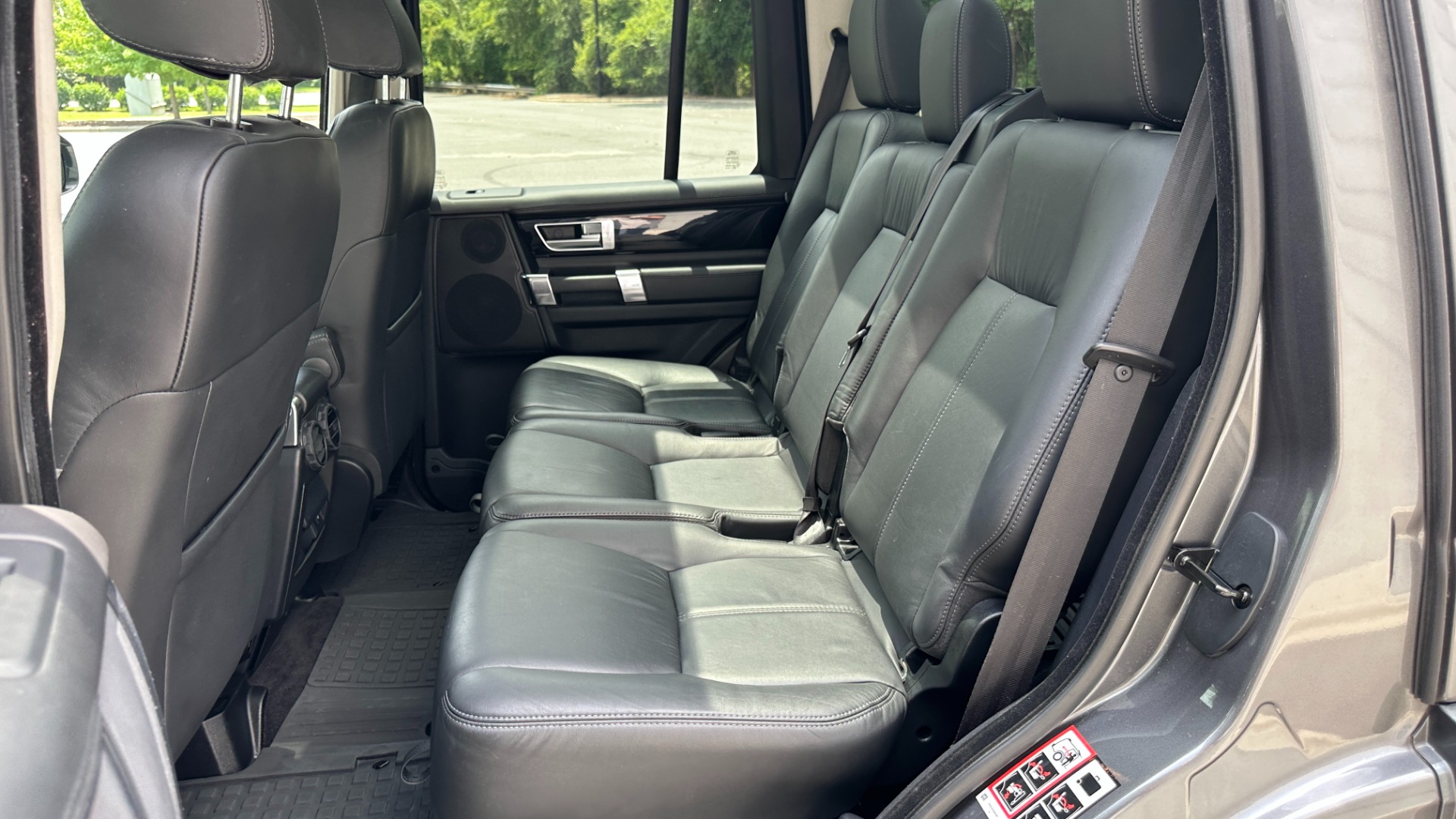 Used 2015 Land Rover LR4 LUX / VISION ASSIST / 20IN WHEELS / GLOSS BLACK TRIM / 3 ROW SEATING for sale $22,500 at Formula Imports in Charlotte NC 28227 27