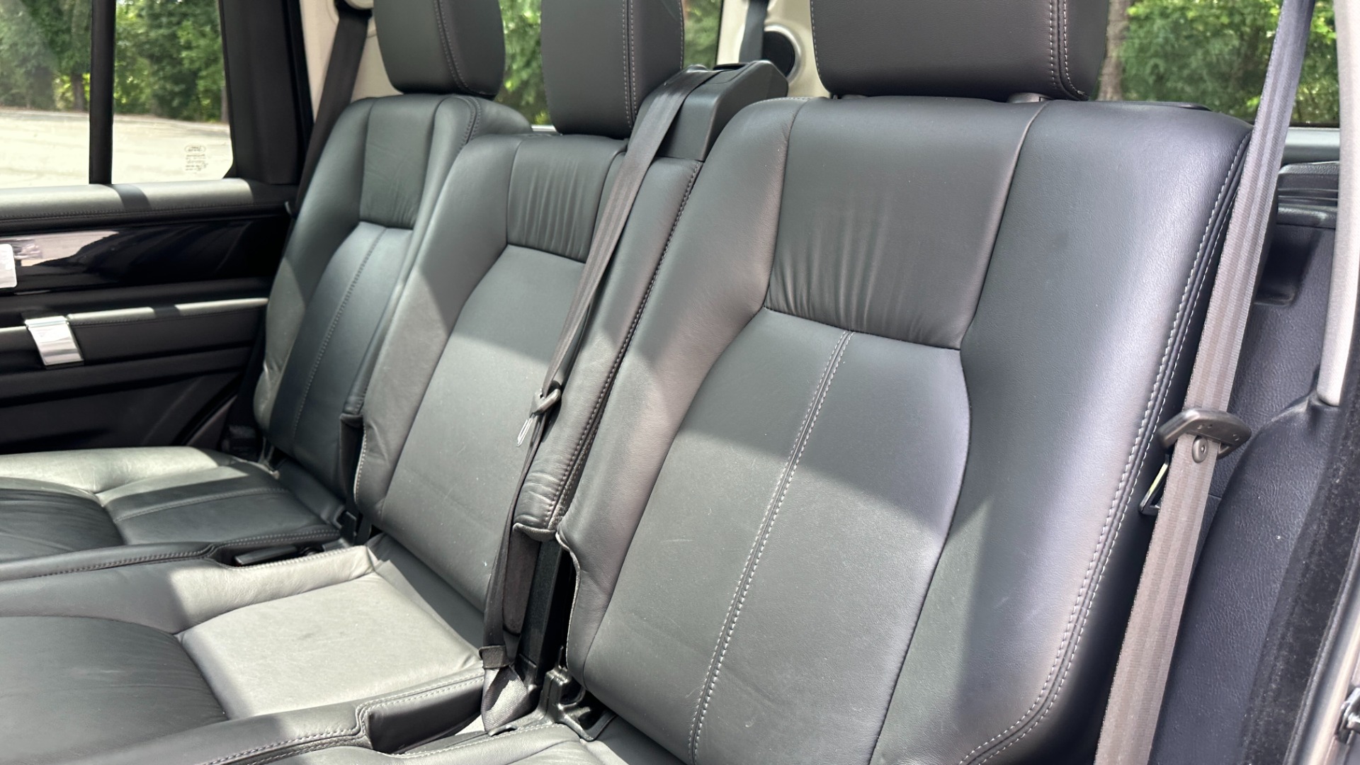 Used 2015 Land Rover LR4 LUX / VISION ASSIST / 20IN WHEELS / GLOSS BLACK TRIM / 3 ROW SEATING for sale $22,500 at Formula Imports in Charlotte NC 28227 28