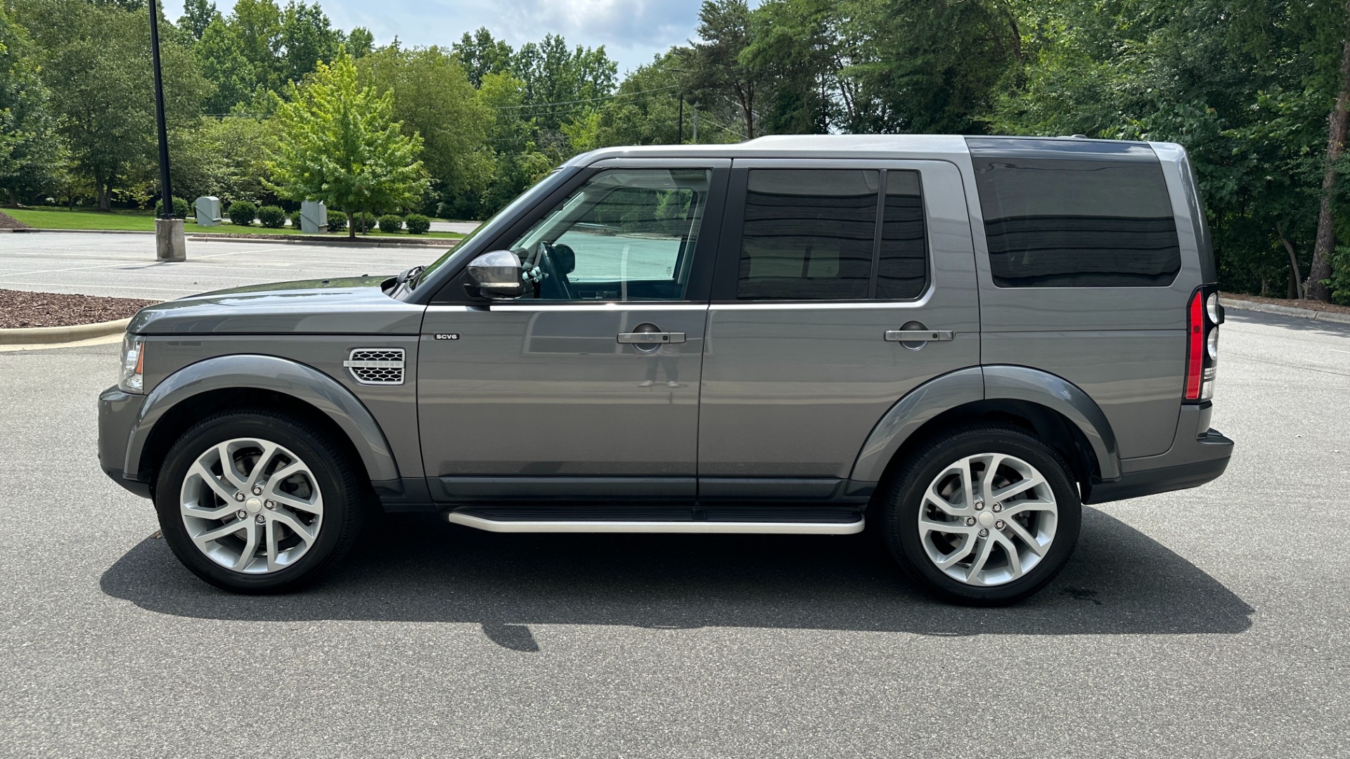Used 2015 Land Rover LR4 LUX / VISION ASSIST / 20IN WHEELS / GLOSS BLACK TRIM / 3 ROW SEATING for sale $22,500 at Formula Imports in Charlotte NC 28227 3