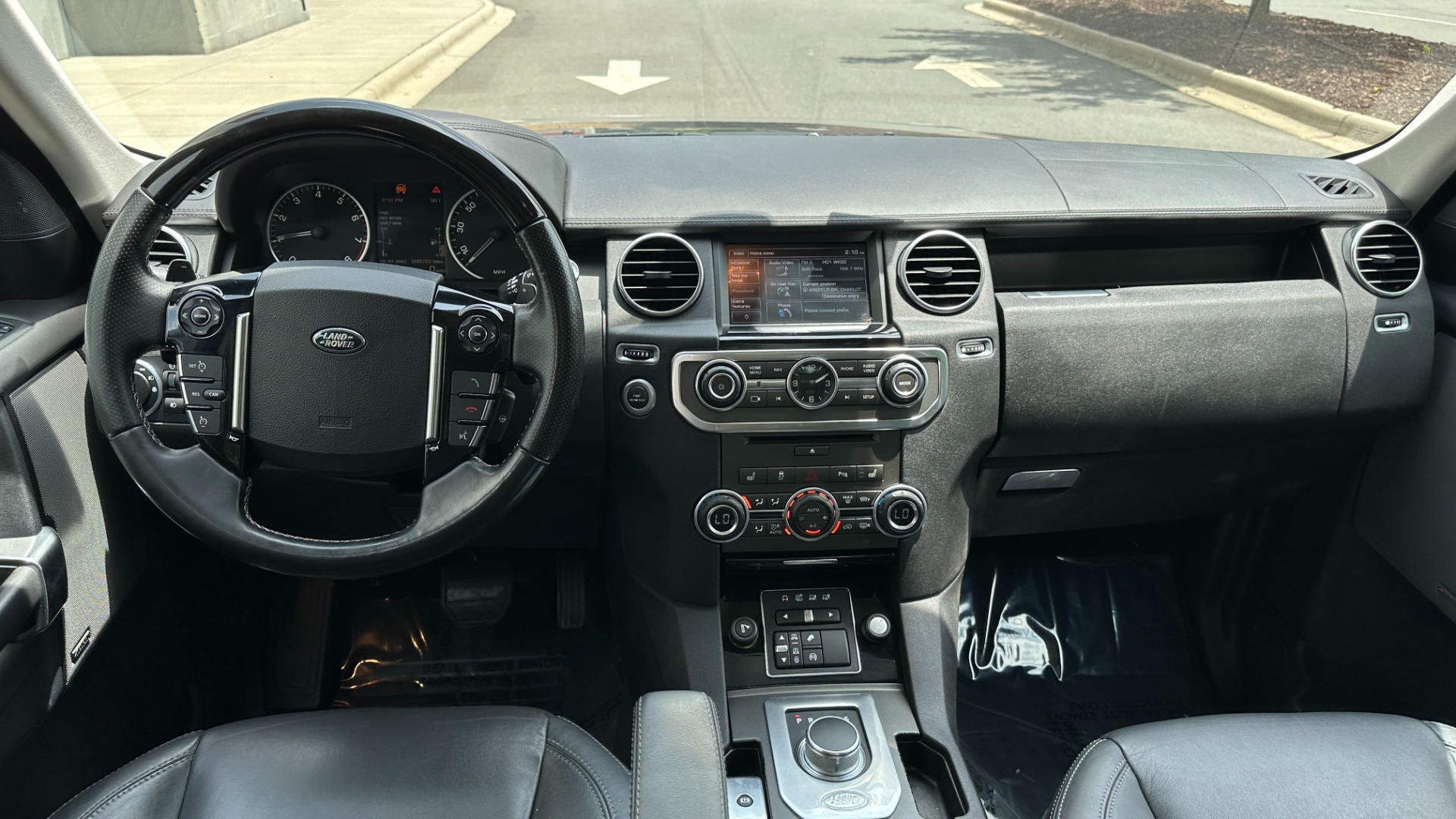 Used 2015 Land Rover LR4 LUX / VISION ASSIST / 20IN WHEELS / GLOSS BLACK TRIM / 3 ROW SEATING for sale $22,500 at Formula Imports in Charlotte NC 28227 31
