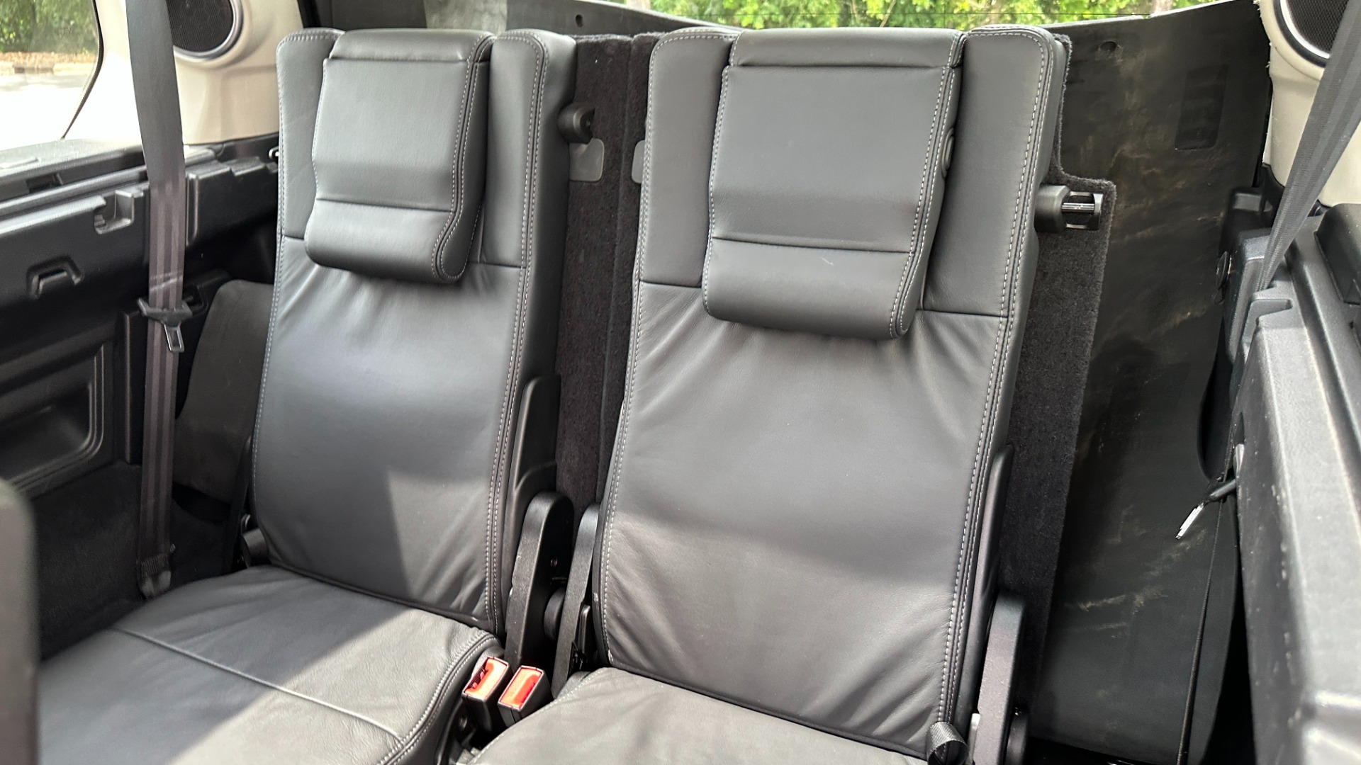 Used 2015 Land Rover LR4 LUX / VISION ASSIST / 20IN WHEELS / GLOSS BLACK TRIM / 3 ROW SEATING for sale $22,500 at Formula Imports in Charlotte NC 28227 35