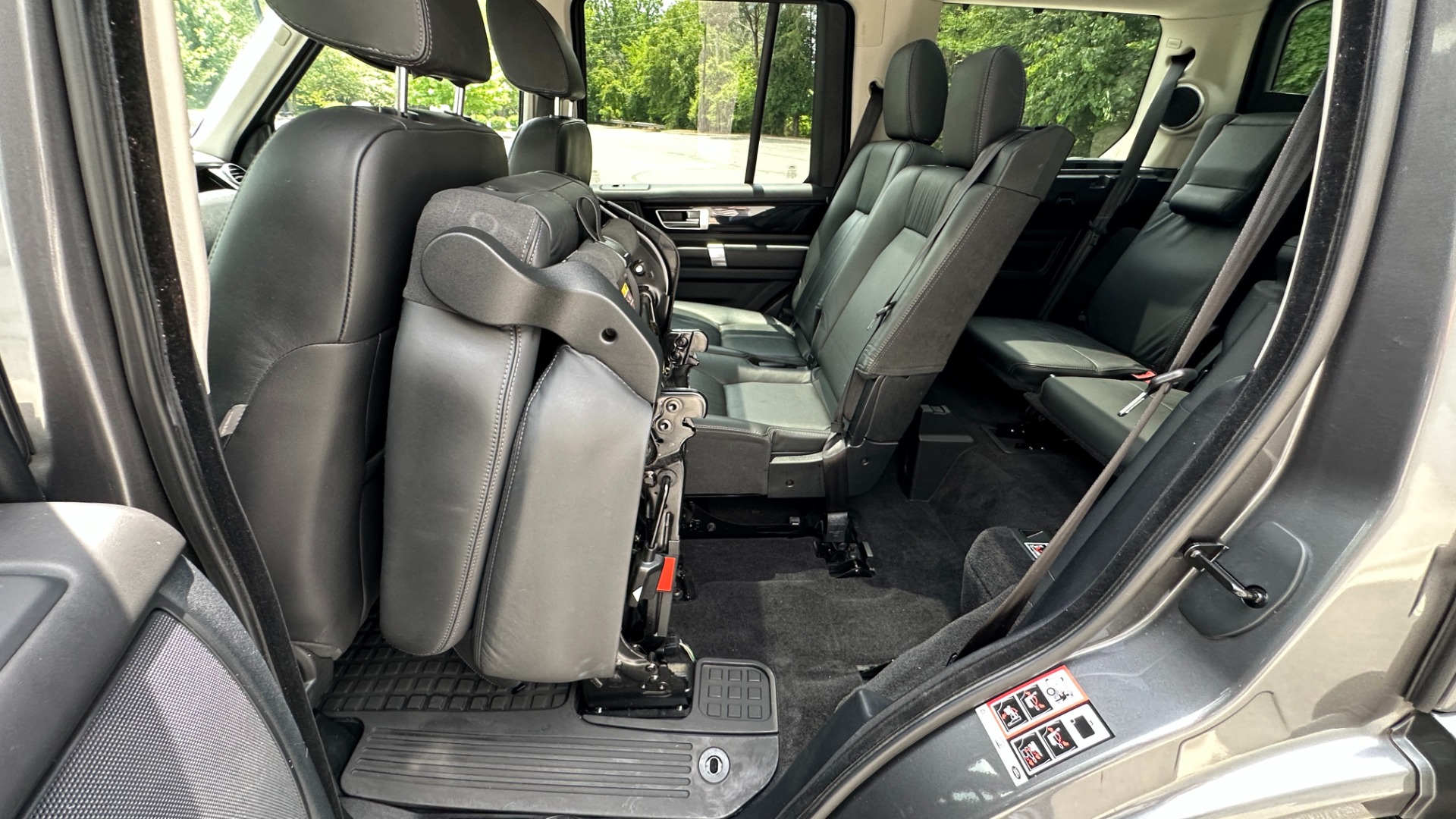 Used 2015 Land Rover LR4 LUX / VISION ASSIST / 20IN WHEELS / GLOSS BLACK TRIM / 3 ROW SEATING for sale $22,500 at Formula Imports in Charlotte NC 28227 39