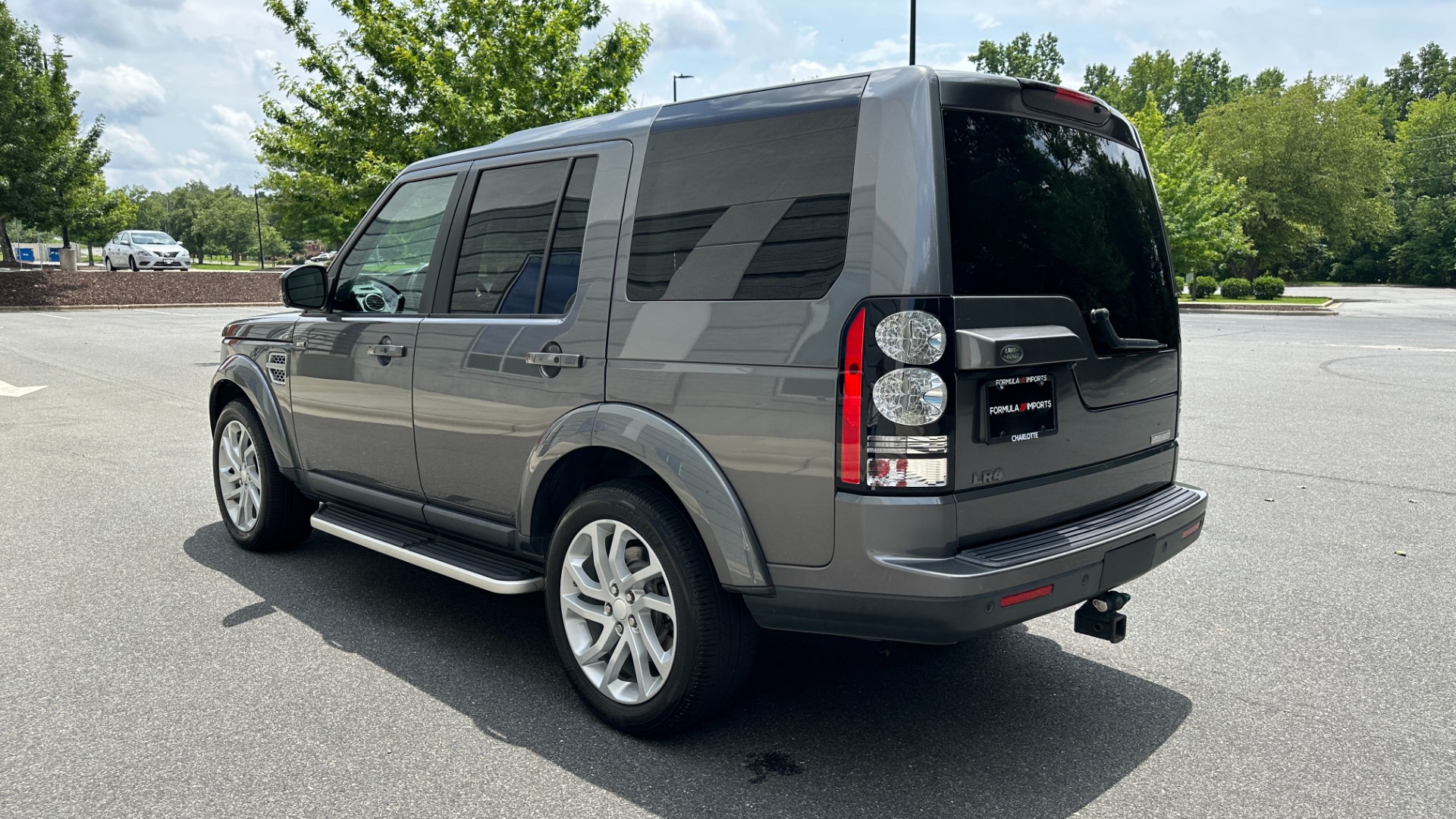 Used 2015 Land Rover LR4 LUX / VISION ASSIST / 20IN WHEELS / GLOSS BLACK TRIM / 3 ROW SEATING for sale $22,500 at Formula Imports in Charlotte NC 28227 4