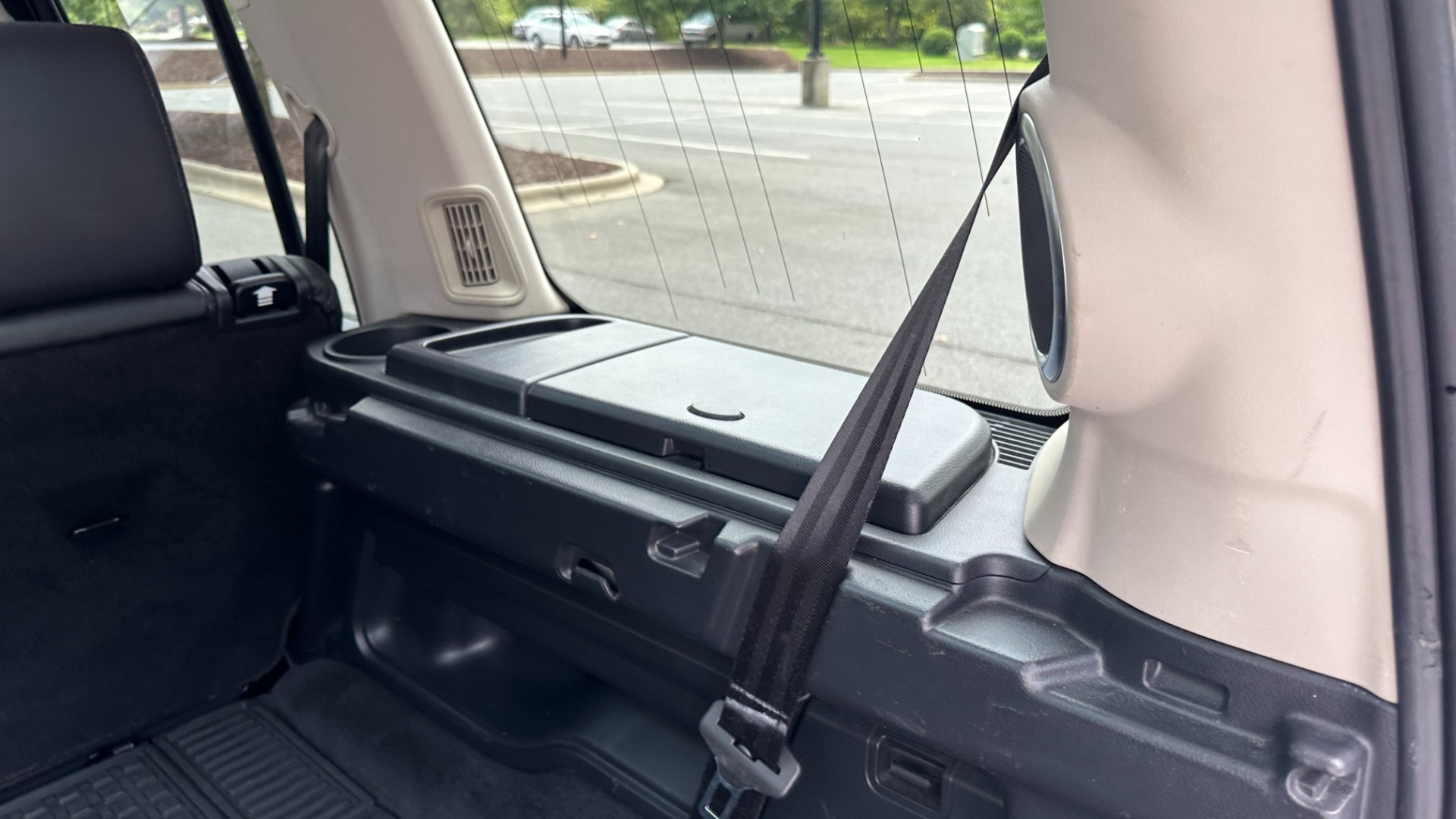Used 2015 Land Rover LR4 LUX / VISION ASSIST / 20IN WHEELS / GLOSS BLACK TRIM / 3 ROW SEATING for sale $22,500 at Formula Imports in Charlotte NC 28227 51
