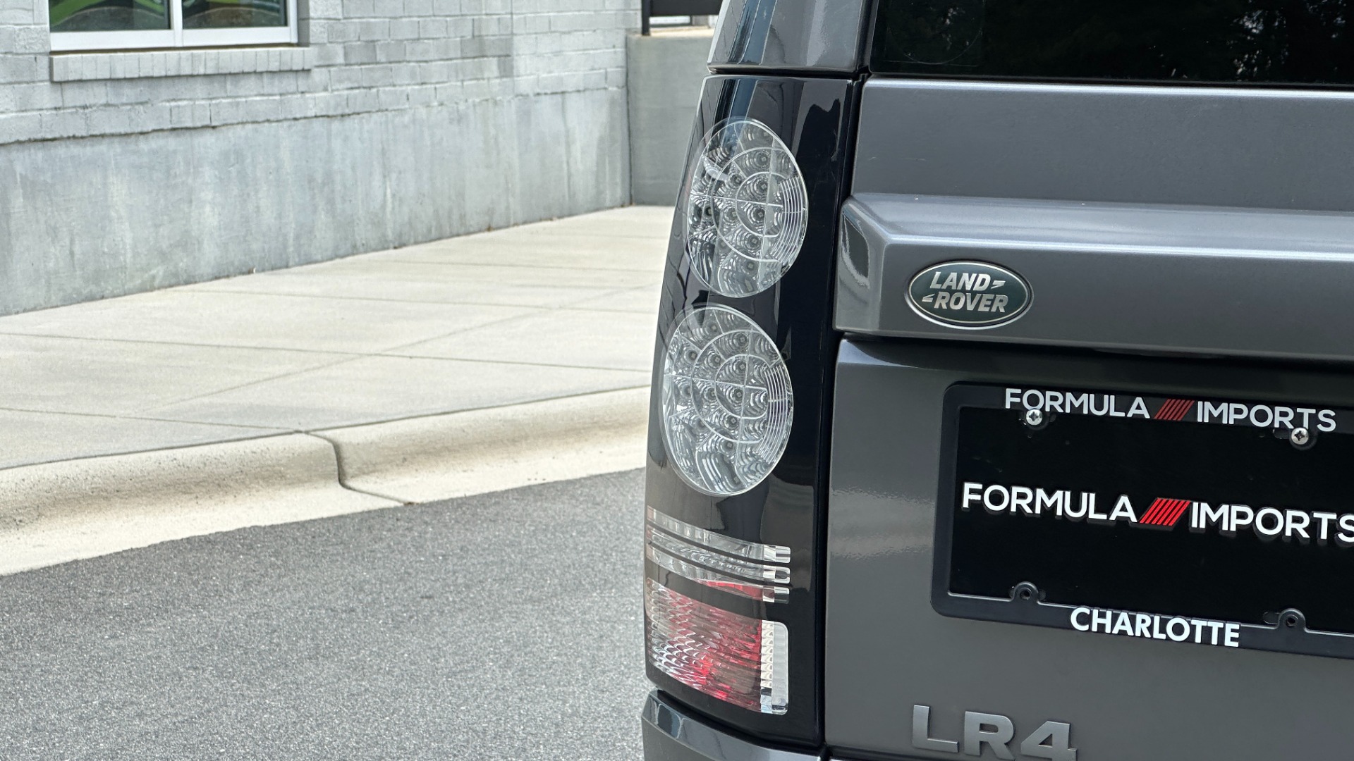Used 2015 Land Rover LR4 LUX / VISION ASSIST / 20IN WHEELS / GLOSS BLACK TRIM / 3 ROW SEATING for sale $22,500 at Formula Imports in Charlotte NC 28227 55