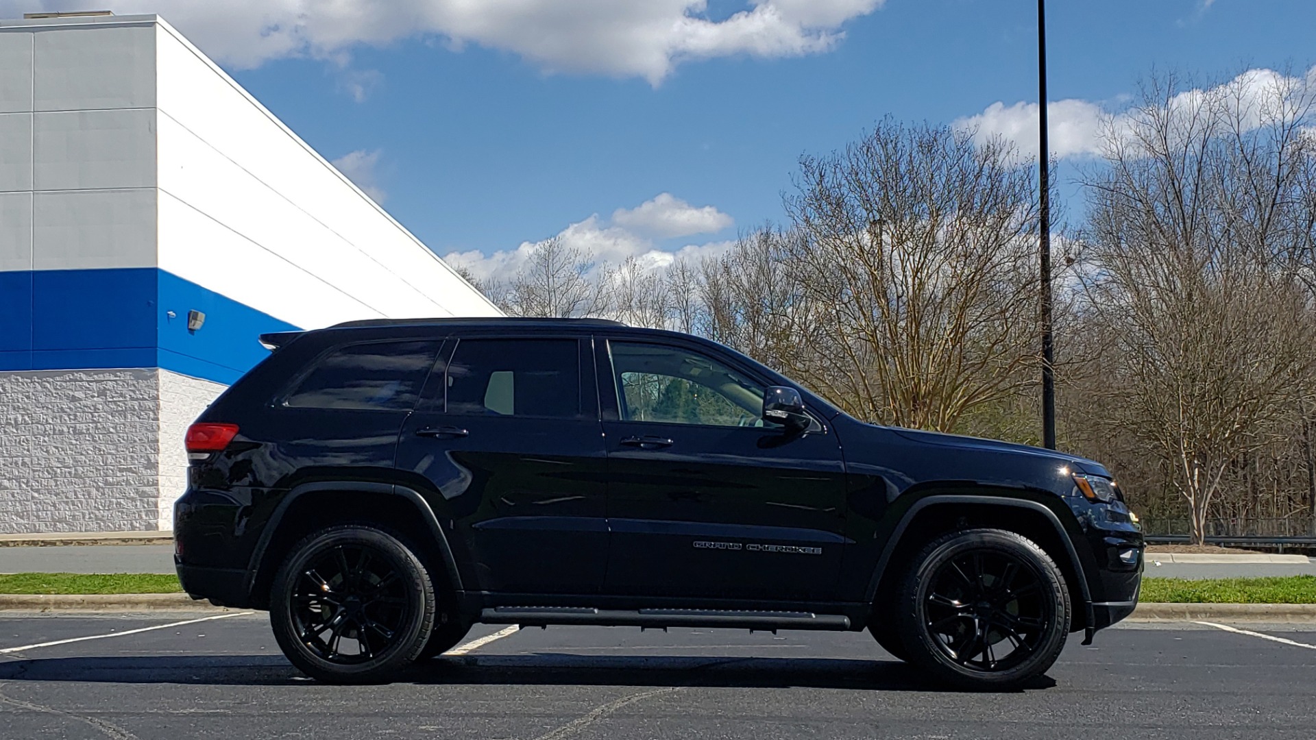 Used 2018 Jeep GRAND CHEROKEE LIMITED 4X4 / NAV / SUNROOF / HTD STS / REARVIEW for sale Sold at Formula Imports in Charlotte NC 28227 10