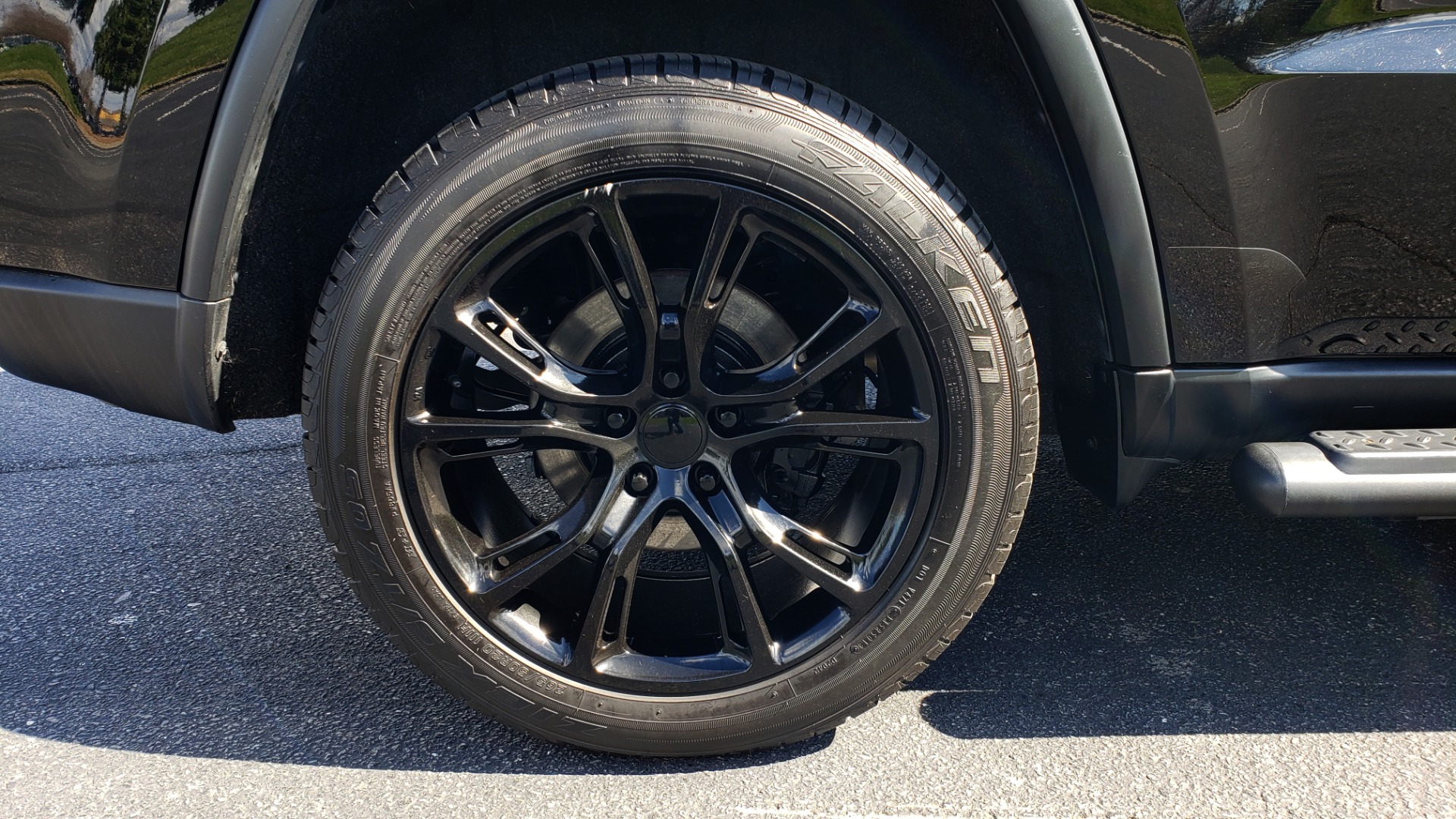Used 2018 Jeep GRAND CHEROKEE LIMITED 4X4 / NAV / SUNROOF / HTD STS / REARVIEW for sale Sold at Formula Imports in Charlotte NC 28227 12
