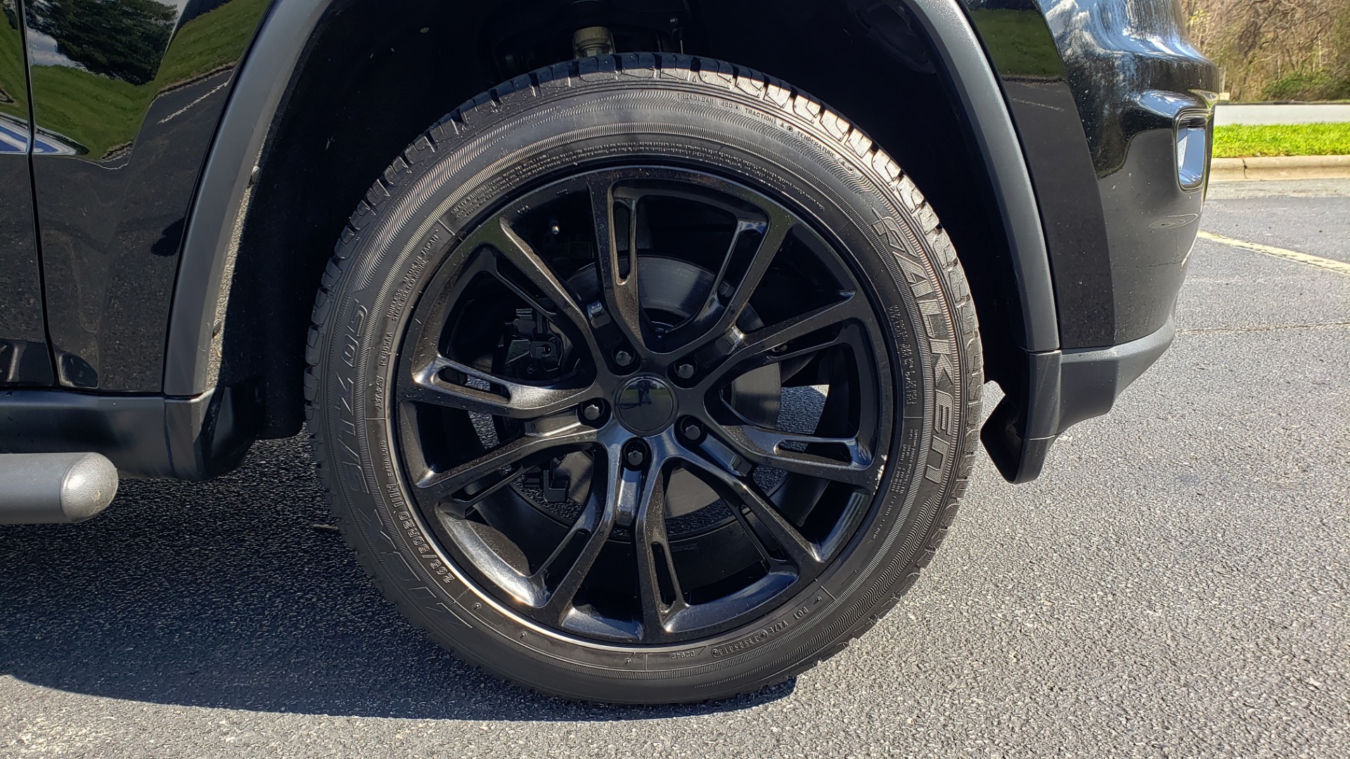 Used 2018 Jeep GRAND CHEROKEE LIMITED 4X4 / NAV / SUNROOF / HTD STS / REARVIEW for sale Sold at Formula Imports in Charlotte NC 28227 13