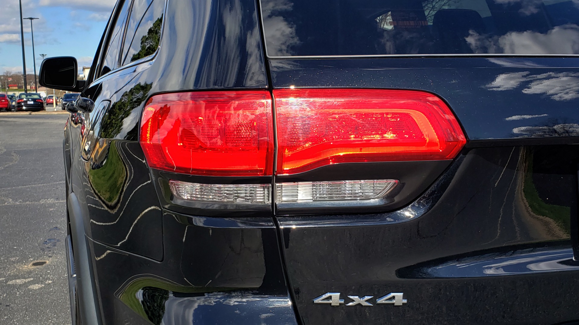Used 2018 Jeep GRAND CHEROKEE LIMITED 4X4 / NAV / SUNROOF / HTD STS / REARVIEW for sale Sold at Formula Imports in Charlotte NC 28227 33