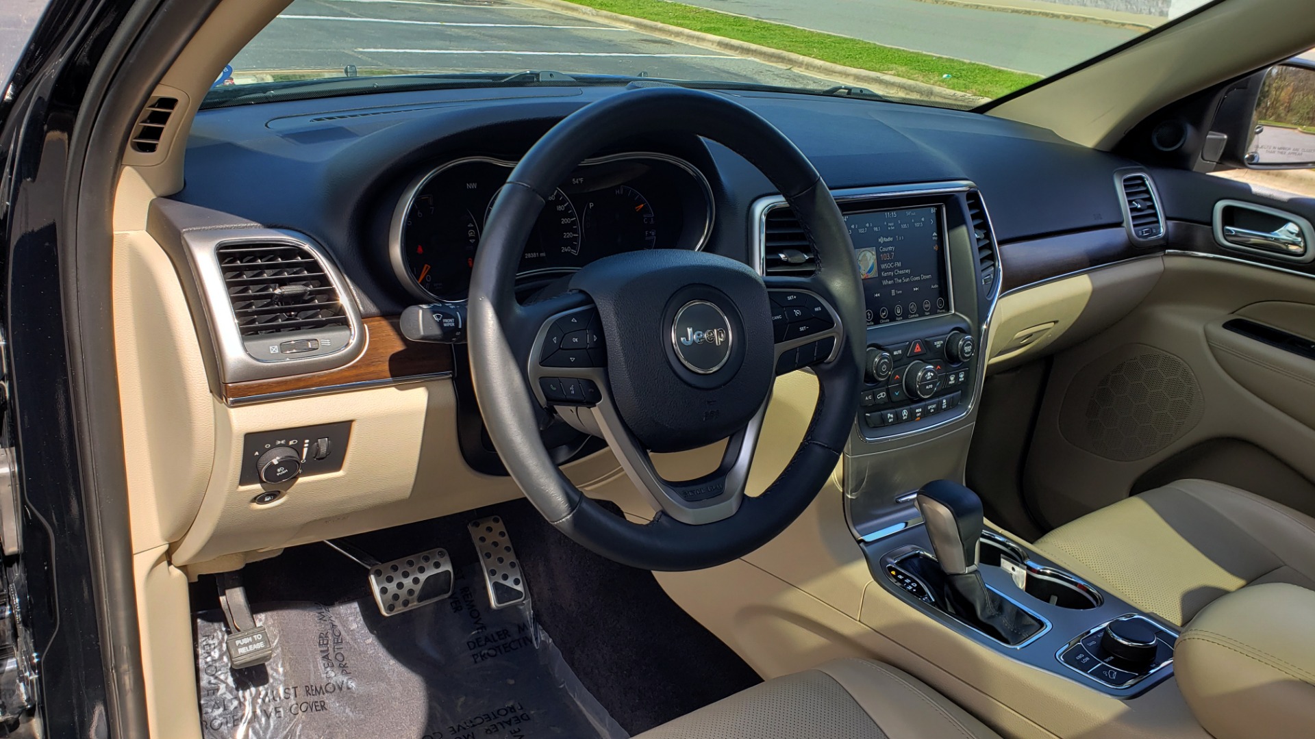Used 2018 Jeep GRAND CHEROKEE LIMITED 4X4 / NAV / SUNROOF / HTD STS / REARVIEW for sale Sold at Formula Imports in Charlotte NC 28227 41