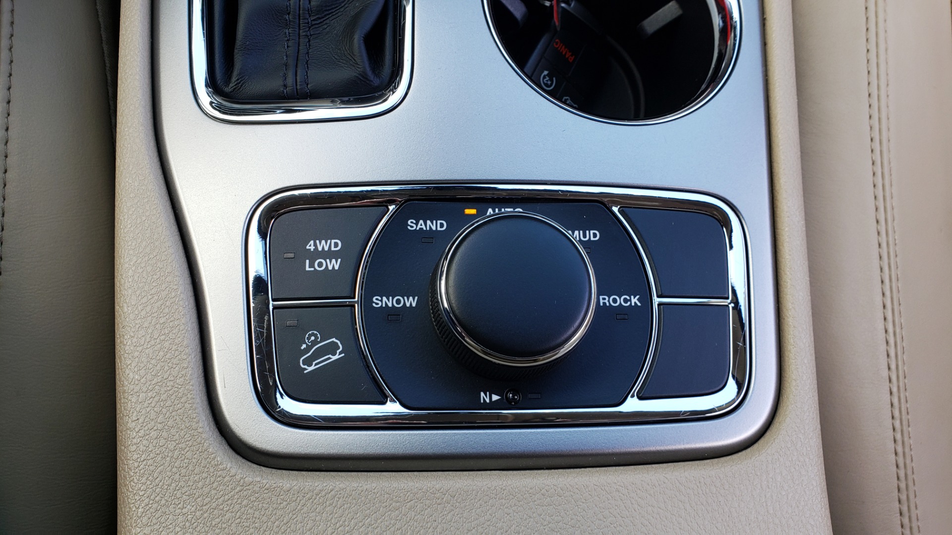 Used 2018 Jeep GRAND CHEROKEE LIMITED 4X4 / NAV / SUNROOF / HTD STS / REARVIEW for sale Sold at Formula Imports in Charlotte NC 28227 53