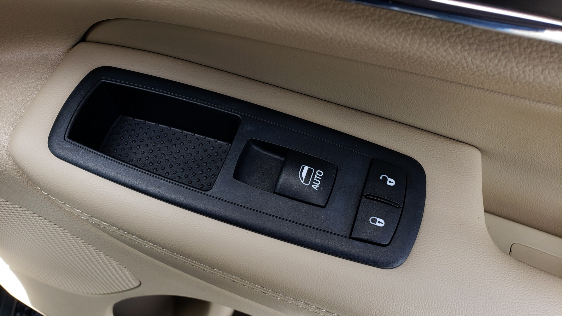 Used 2018 Jeep GRAND CHEROKEE LIMITED 4X4 / NAV / SUNROOF / HTD STS / REARVIEW for sale Sold at Formula Imports in Charlotte NC 28227 69