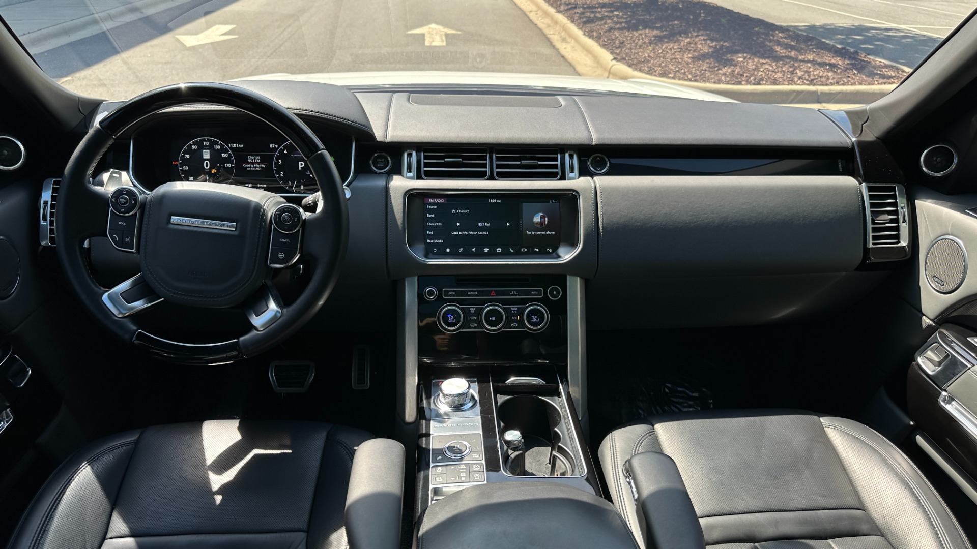 Used 2017 Land Rover Range Rover SV AUTOBIOGRAPHY / LOADED / REAR MASSAGE / EXECUTIVE SEATING / LWB for sale $75,900 at Formula Imports in Charlotte NC 28227 34