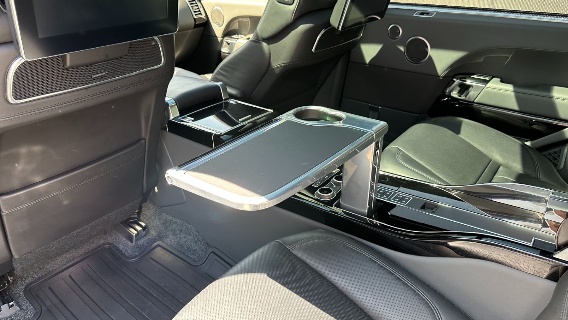 Used 2017 Land Rover Range Rover SV AUTOBIOGRAPHY / LOADED / REAR MASSAGE / EXECUTIVE SEATING / LWB for sale Sold at Formula Imports in Charlotte NC 28227 36