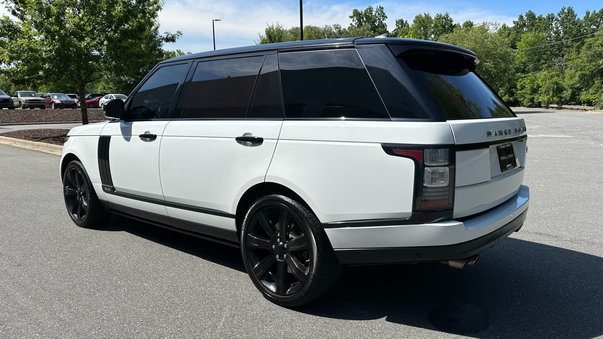 Used 2017 Land Rover Range Rover SV AUTOBIOGRAPHY / LOADED / REAR MASSAGE / EXECUTIVE SEATING / LWB for sale $75,900 at Formula Imports in Charlotte NC 28227 4