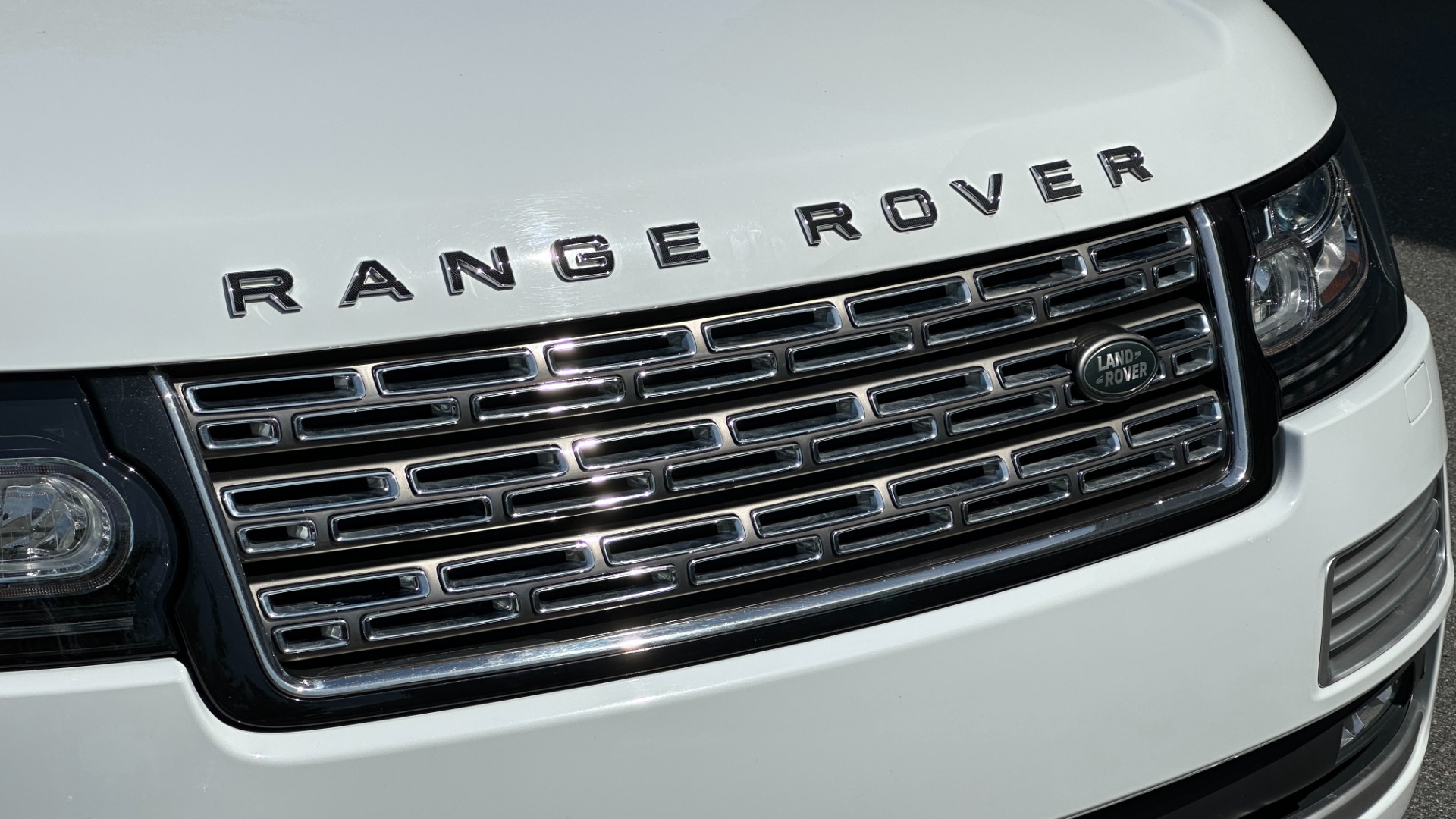 Used 2017 Land Rover Range Rover SV AUTOBIOGRAPHY / LOADED / REAR MASSAGE / EXECUTIVE SEATING / LWB for sale $75,900 at Formula Imports in Charlotte NC 28227 49