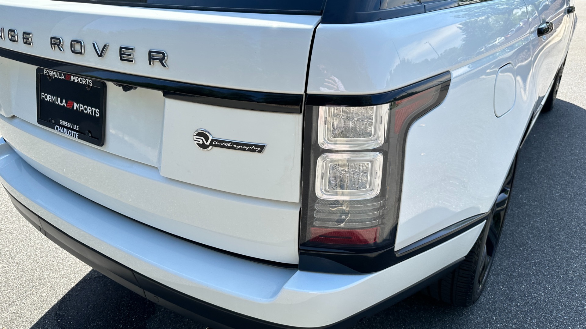 Used 2017 Land Rover Range Rover SV AUTOBIOGRAPHY / LOADED / REAR MASSAGE / EXECUTIVE SEATING / LWB for sale $75,900 at Formula Imports in Charlotte NC 28227 52