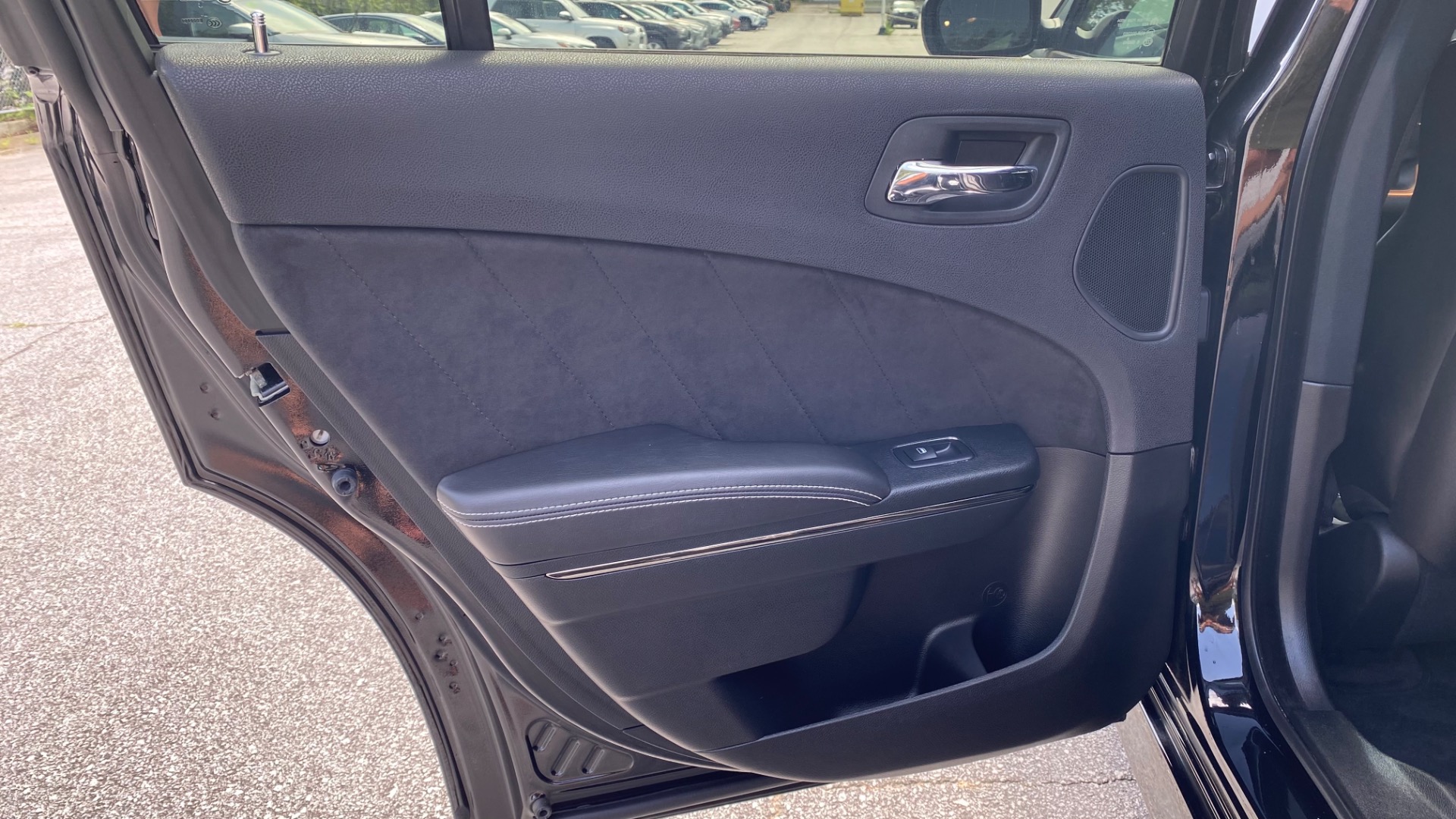 Used 2018 Dodge Charger SRT Hellcat for sale Sold at Formula Imports in Charlotte NC 28227 31