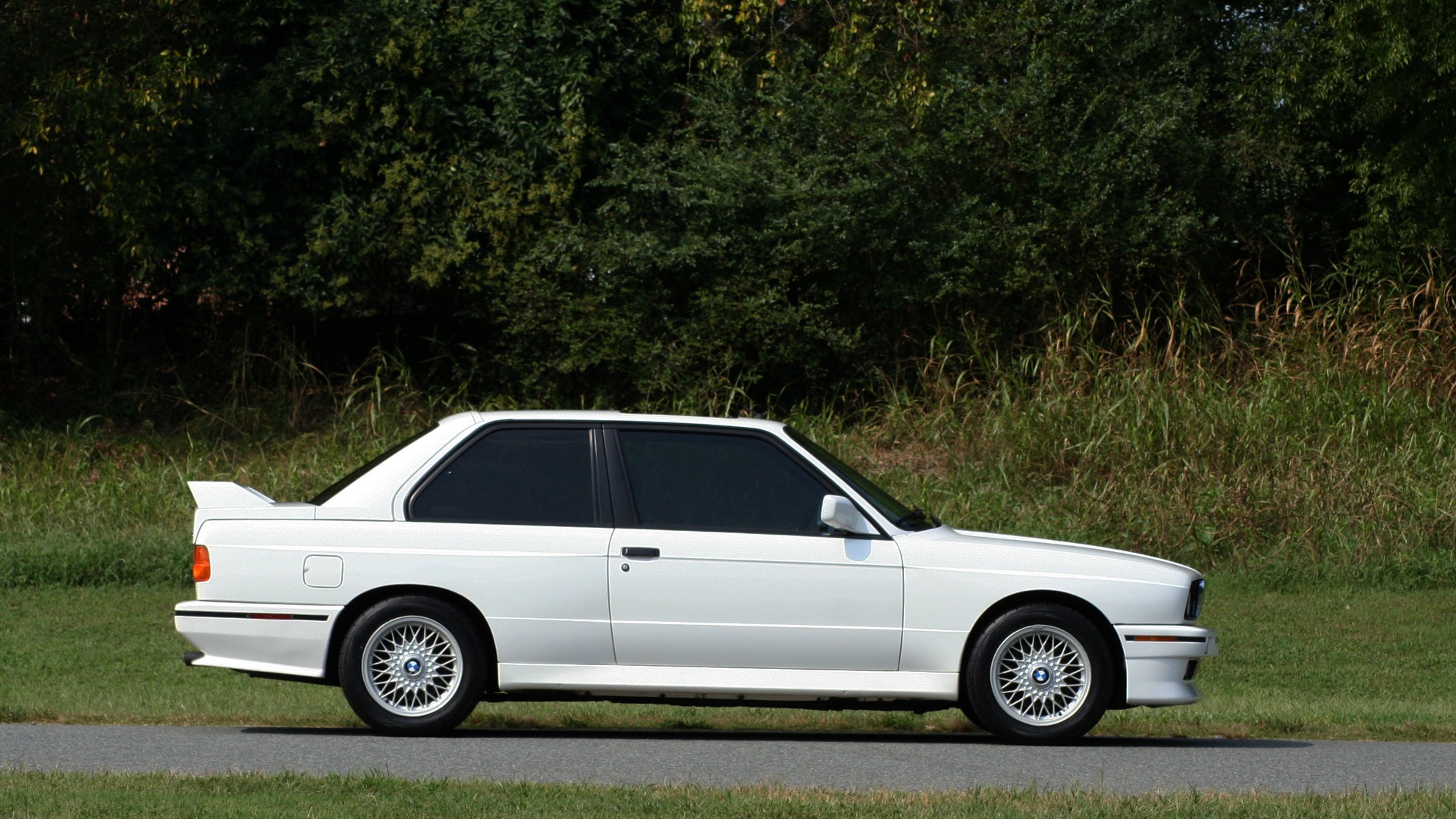 Used 1989 BMW M3 COUPE 2DR / 5-SPEED MAN / LOW MILES / SUPER CLEAN for sale Sold at Formula Imports in Charlotte NC 28227 10