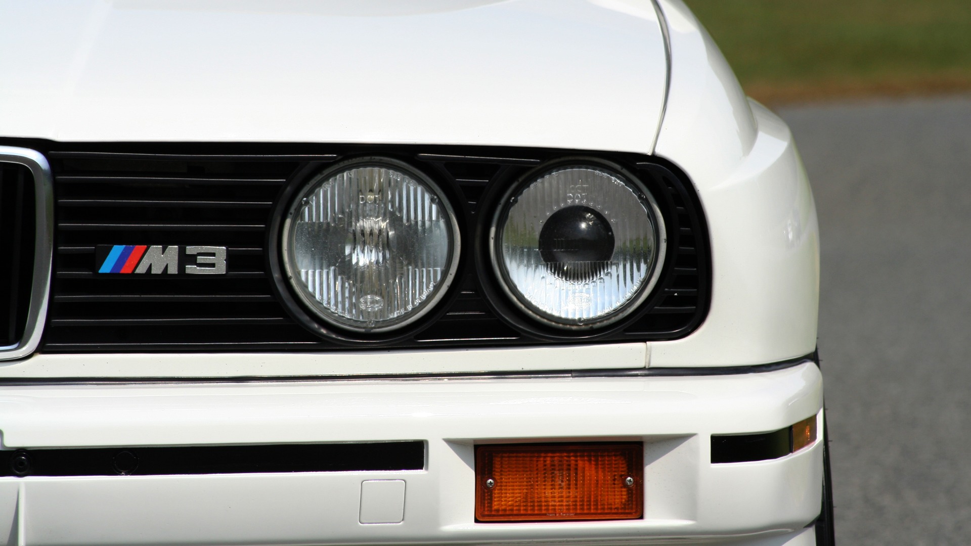 Used 1989 BMW M3 COUPE 2DR / 5-SPEED MAN / LOW MILES / SUPER CLEAN for sale Sold at Formula Imports in Charlotte NC 28227 16