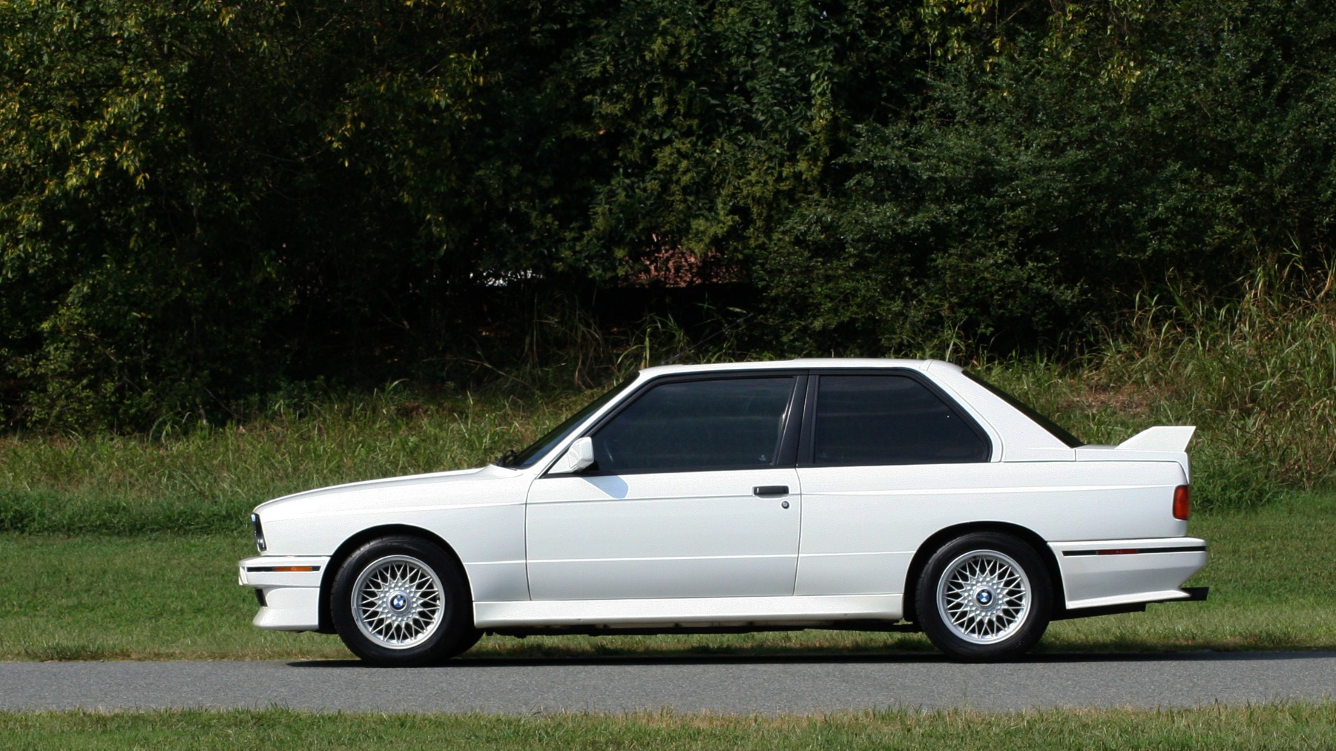 Used 1989 BMW M3 COUPE 2DR / 5-SPEED MAN / LOW MILES / SUPER CLEAN for sale Sold at Formula Imports in Charlotte NC 28227 3