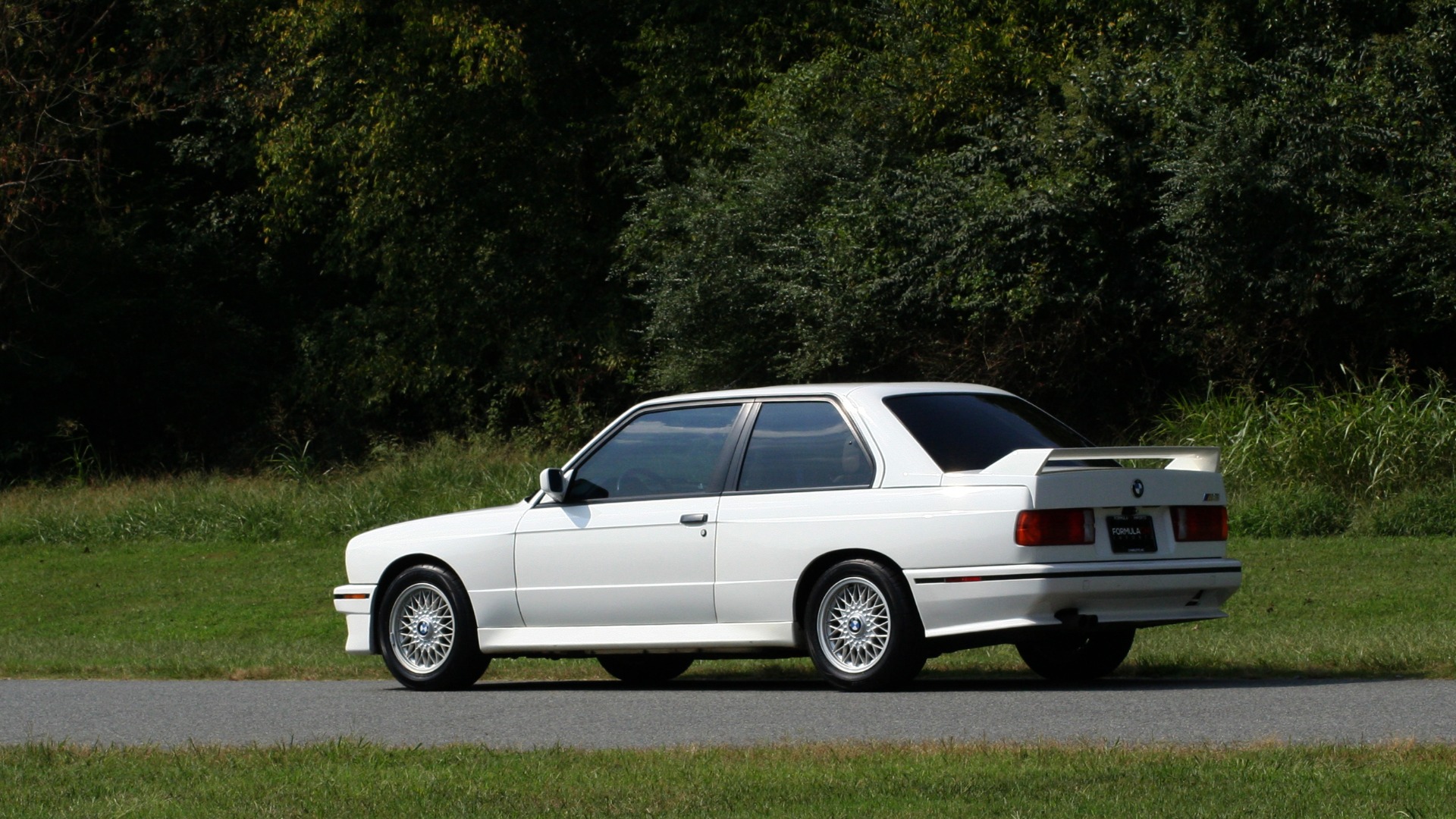 Used 1989 BMW M3 COUPE 2DR / 5-SPEED MAN / LOW MILES / SUPER CLEAN for sale Sold at Formula Imports in Charlotte NC 28227 4