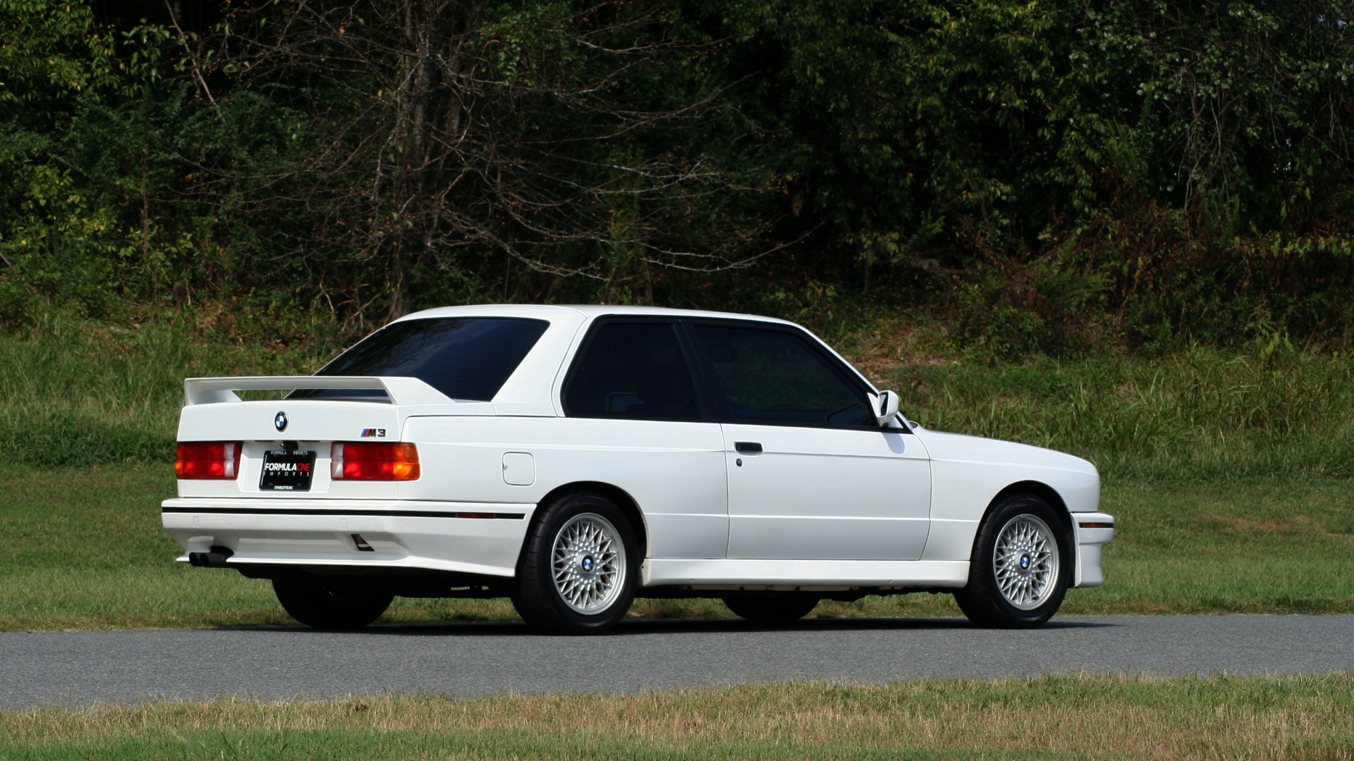 Used 1989 BMW M3 COUPE 2DR / 5-SPEED MAN / LOW MILES / SUPER CLEAN for sale Sold at Formula Imports in Charlotte NC 28227 9