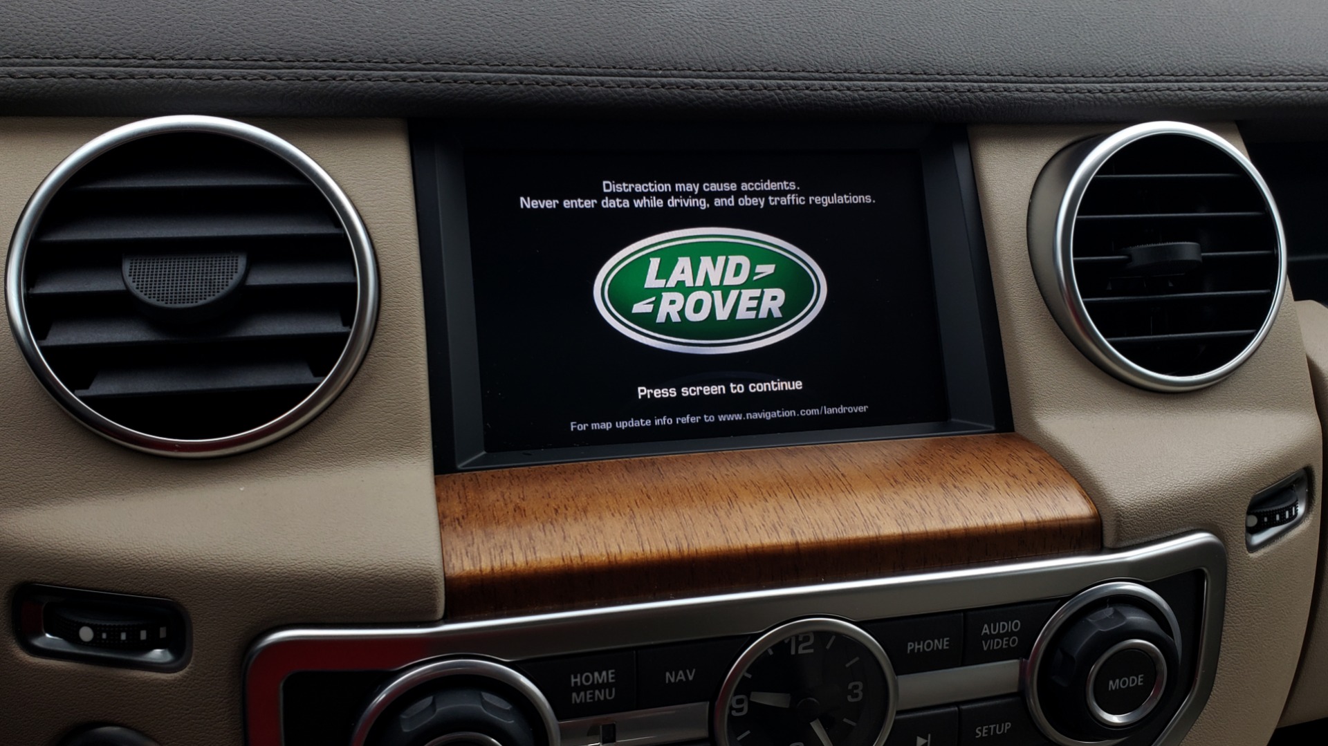 Used 2016 Land Rover LR4 HSE SC V6 / 4WD / NAV / SUNROOF / COMFORT / MERIDIAN / REARVIEW for sale Sold at Formula Imports in Charlotte NC 28227 65