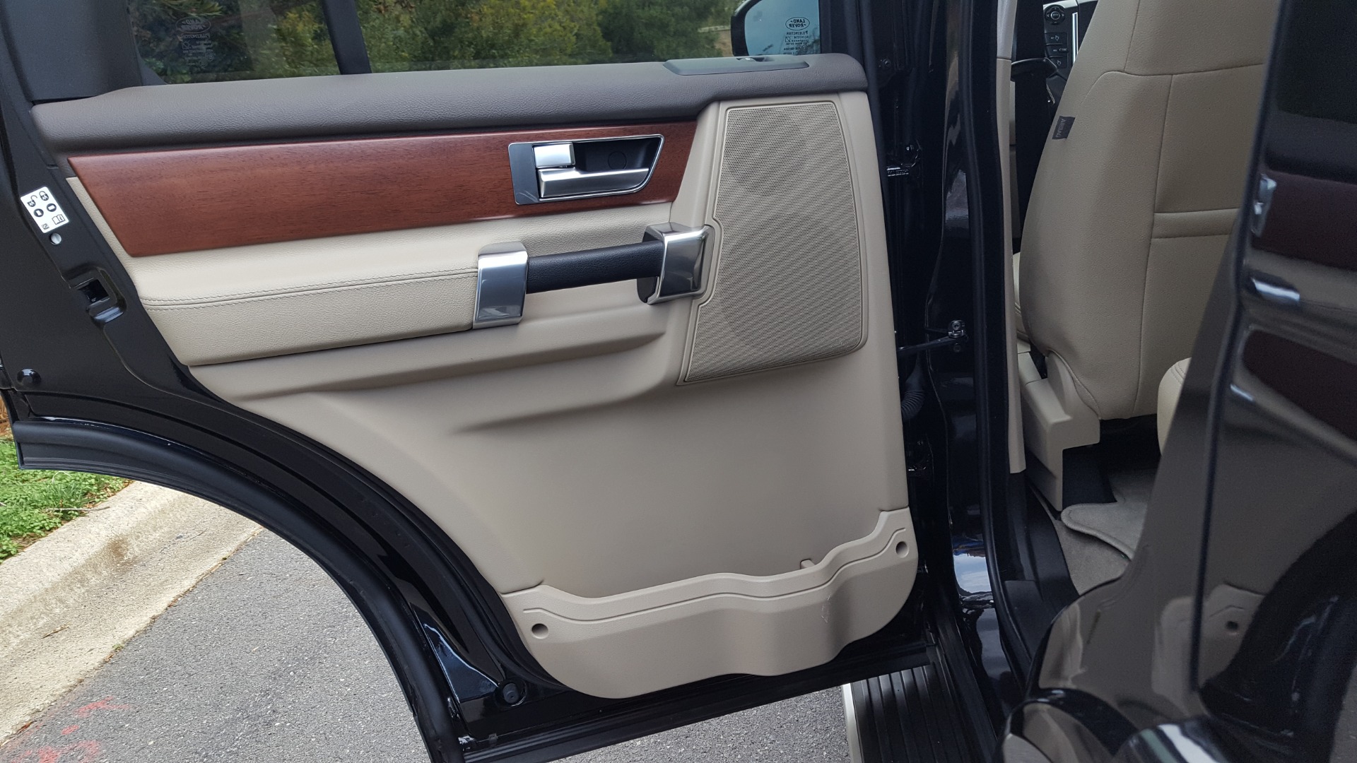 Used 2016 Land Rover LR4 HSE SC V6 / 4WD / NAV / SUNROOF / COMFORT / MERIDIAN / REARVIEW for sale Sold at Formula Imports in Charlotte NC 28227 76