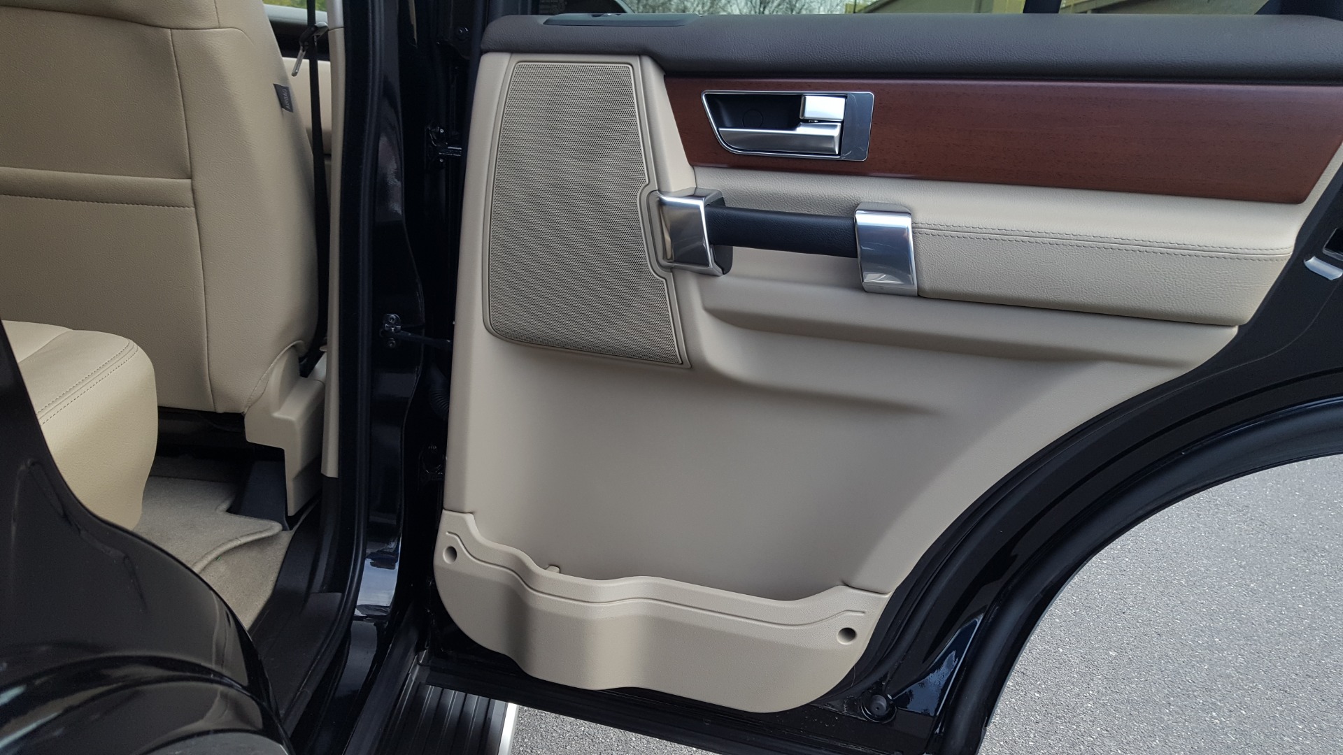 Used 2016 Land Rover LR4 HSE SC V6 / 4WD / NAV / SUNROOF / COMFORT / MERIDIAN / REARVIEW for sale Sold at Formula Imports in Charlotte NC 28227 87
