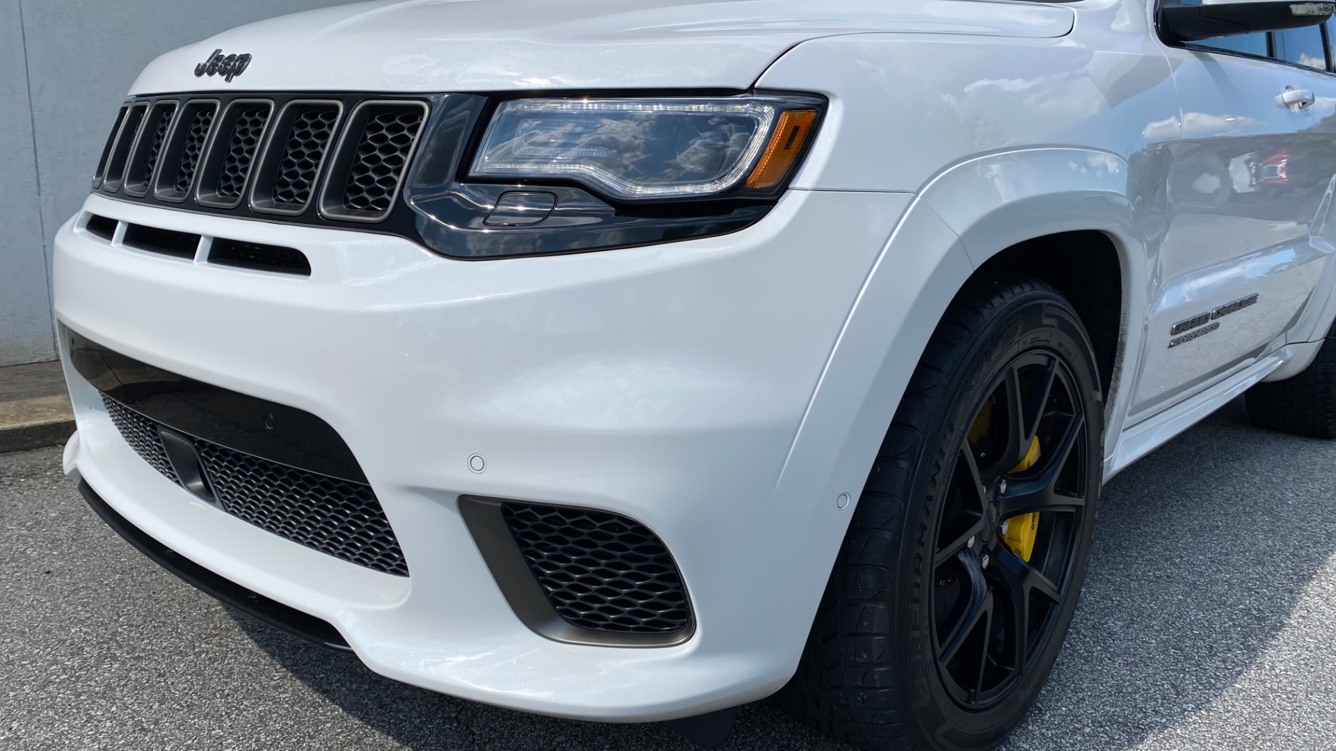 Used 2018 Jeep Grand Cherokee Trackhawk for sale $91,995 at Formula Imports in Charlotte NC 28227 15
