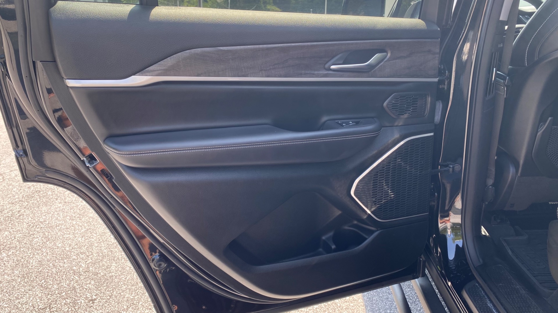 Used 2021 Jeep Grand Cherokee L Limited for sale $40,995 at Formula Imports in Charlotte NC 28227 34